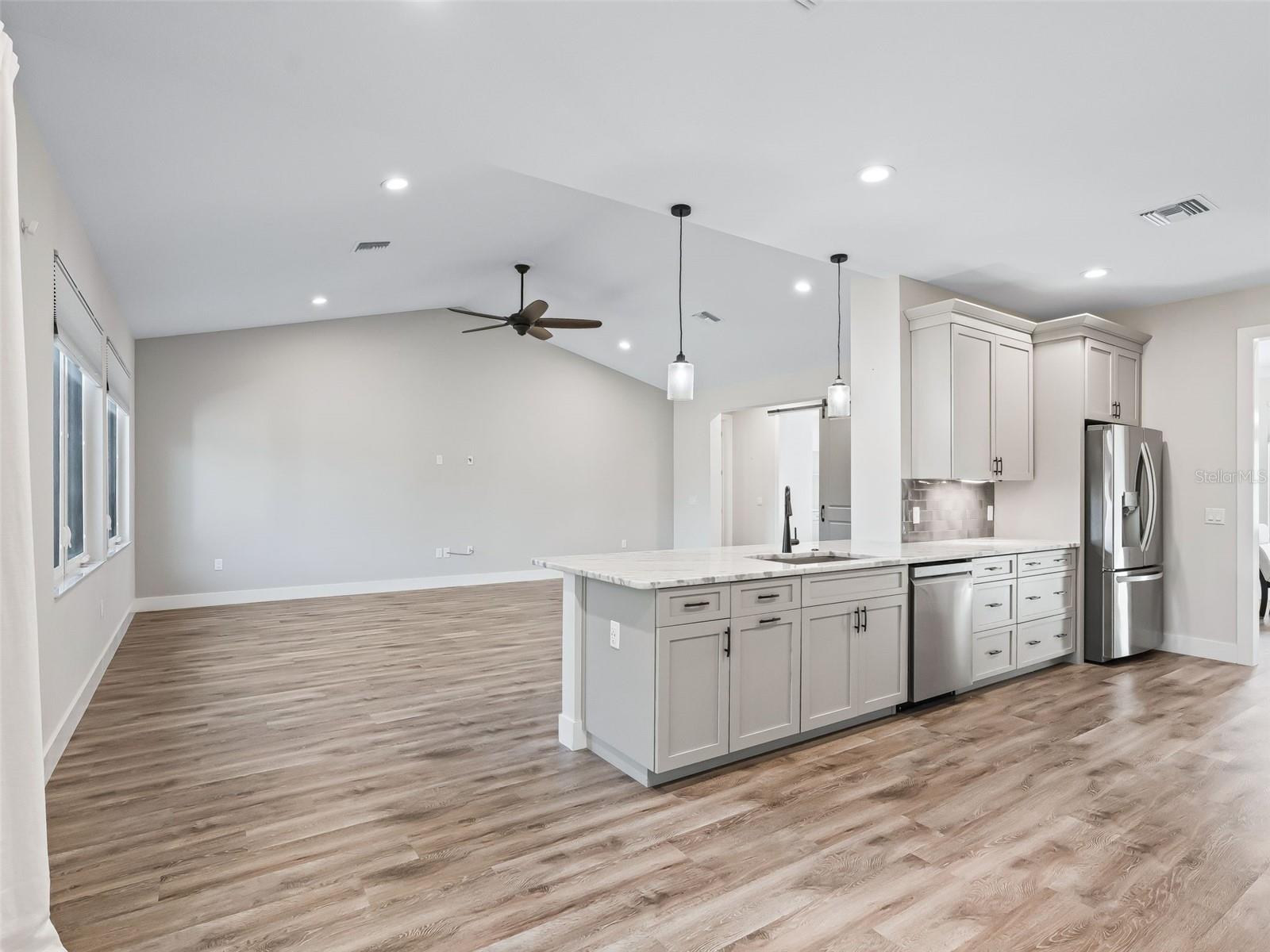 Image 21 of 62 For 562 Dowling Circle