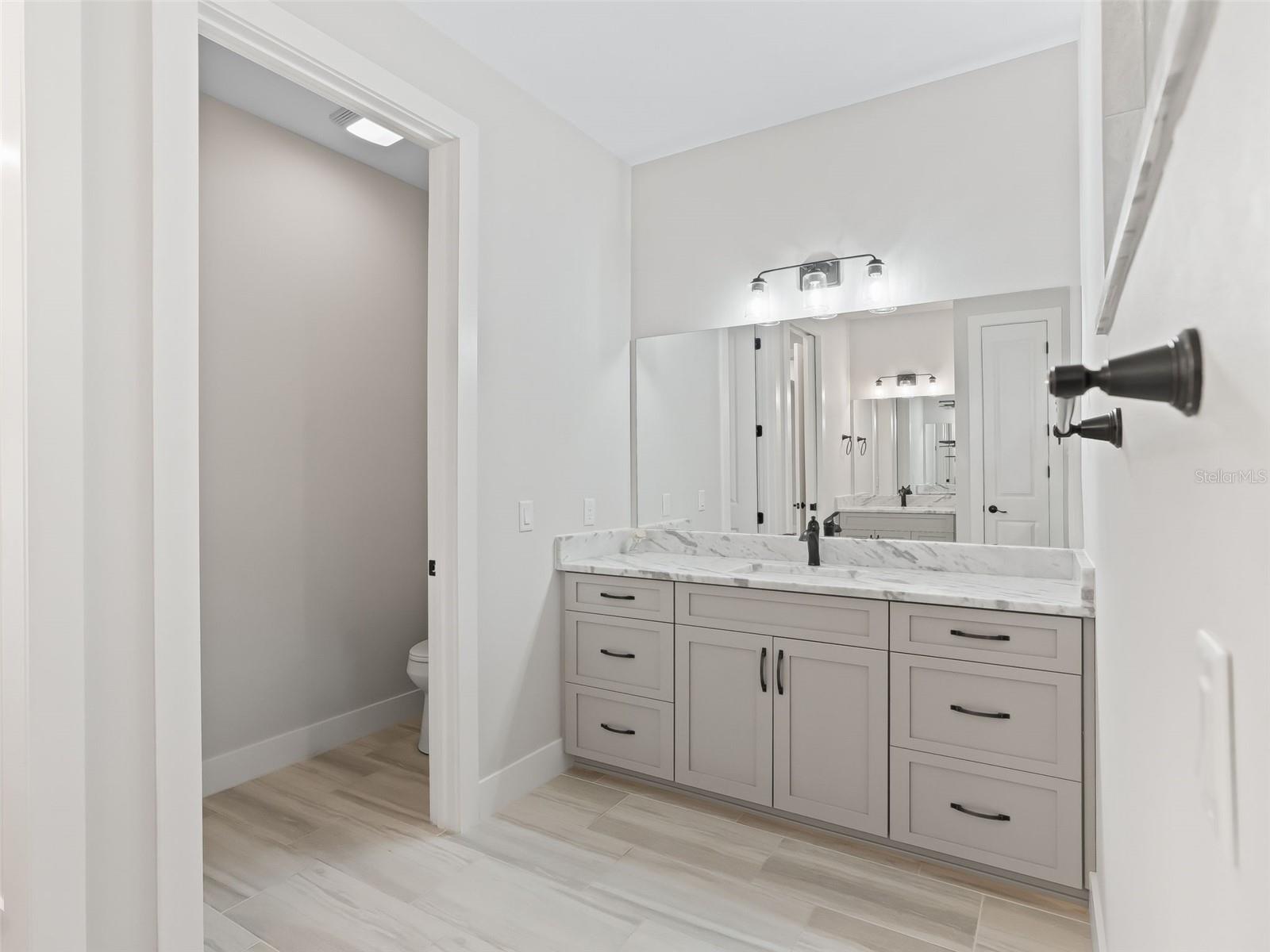 Image 33 of 62 For 562 Dowling Circle