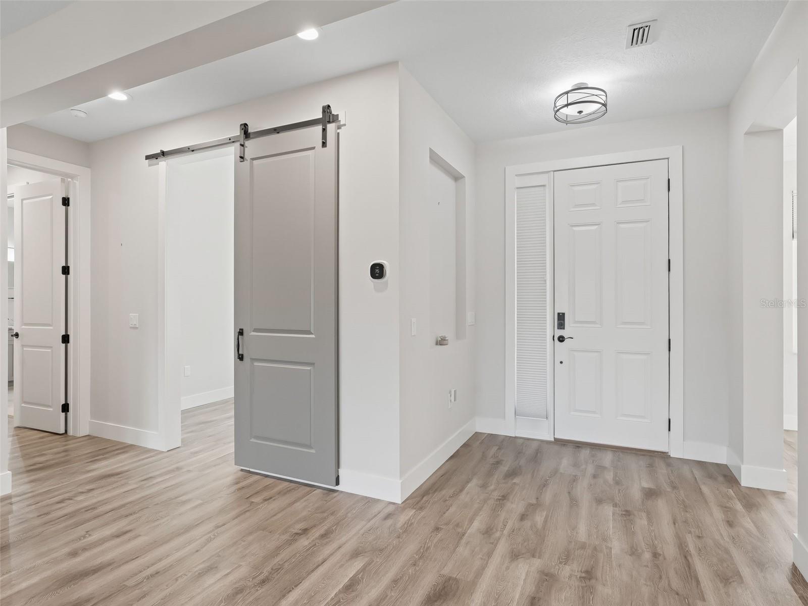 Image 6 of 62 For 562 Dowling Circle