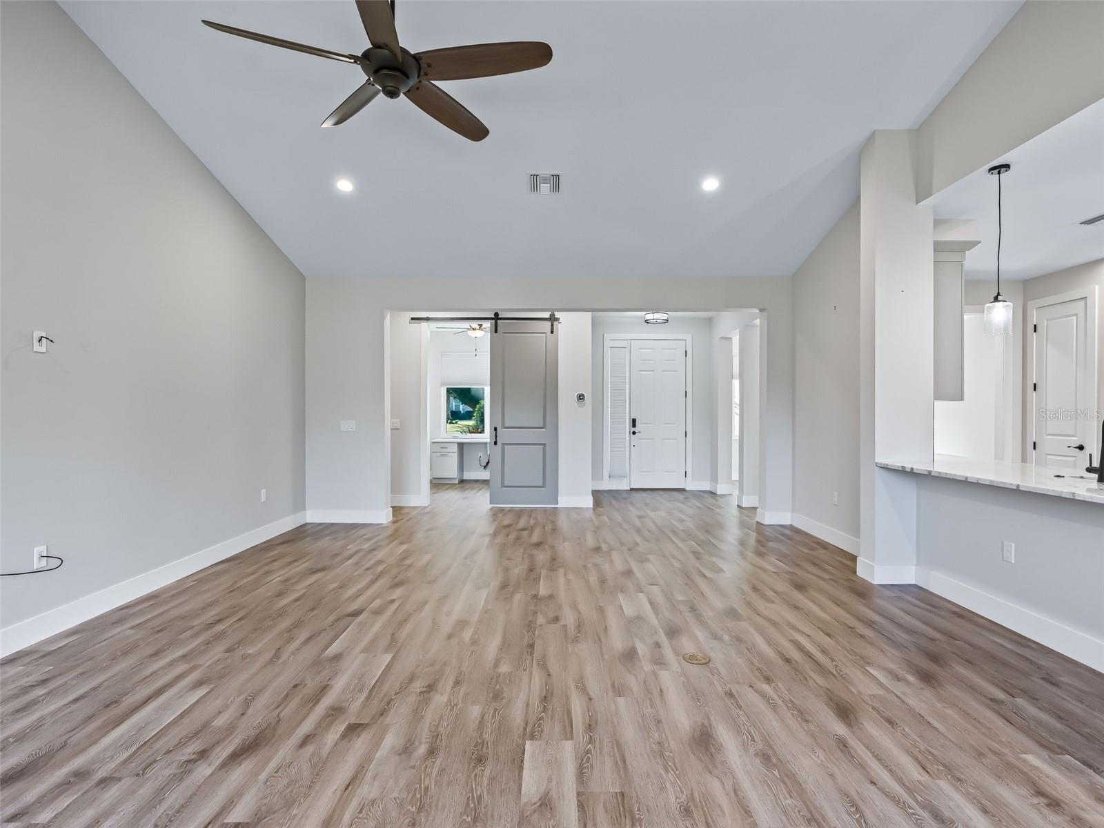 Image 9 of 62 For 562 Dowling Circle