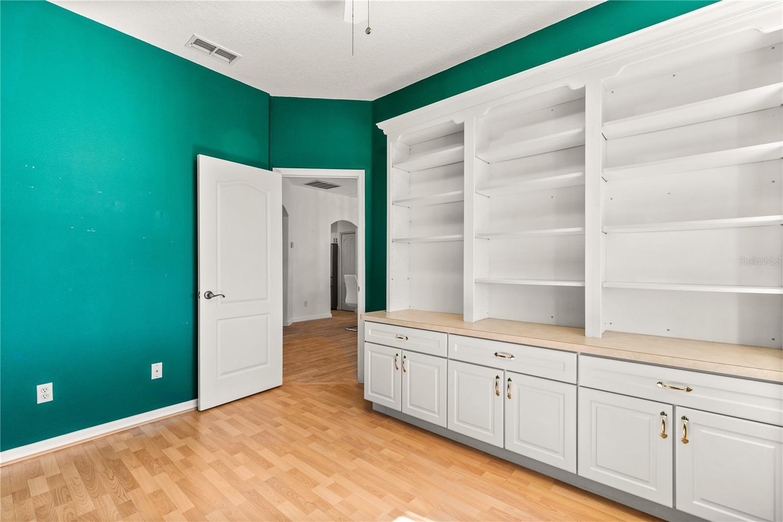 Image 22 of 40 For 4326 Hammersmith Drive