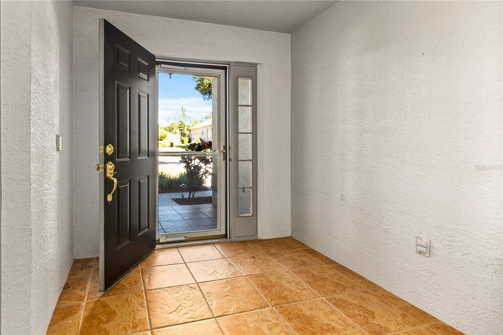 Image 3 of 40 For 4326 Hammersmith Drive