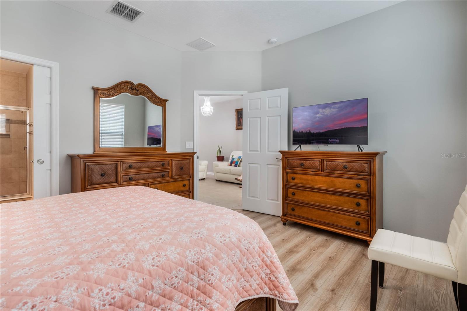 Image 19 of 44 For 17523 Promenade Drive