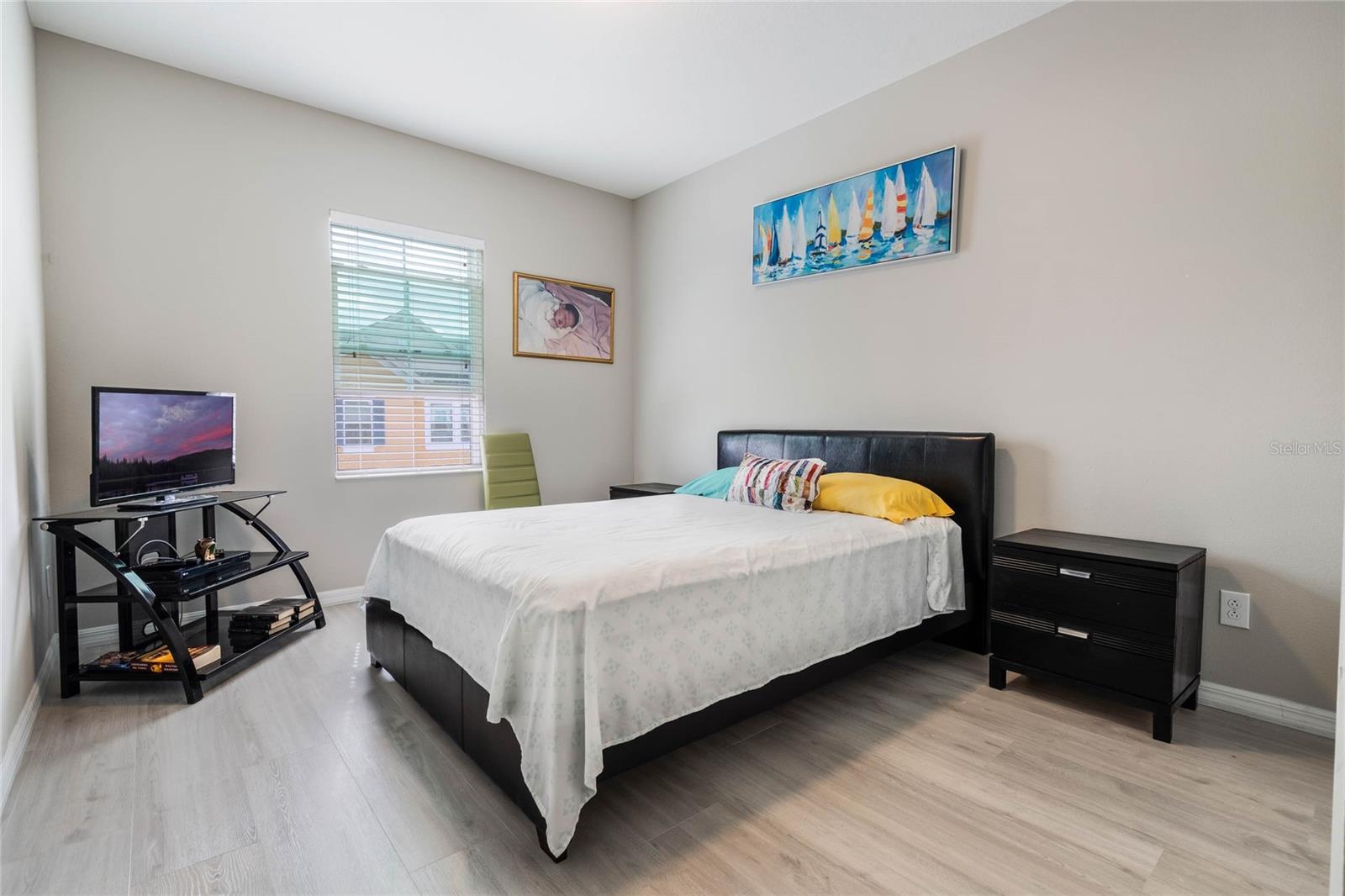 Image 23 of 44 For 17523 Promenade Drive