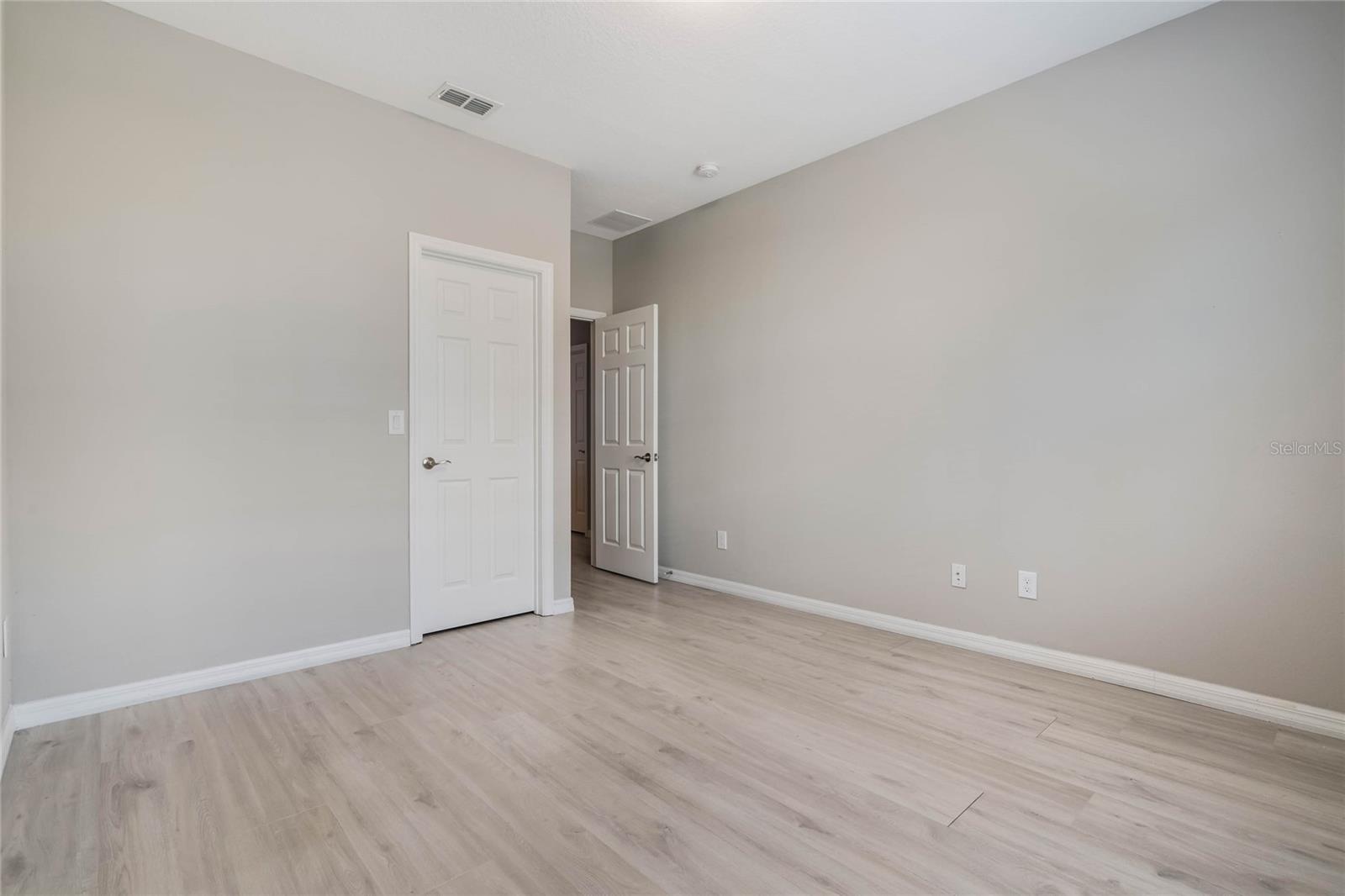 Image 26 of 44 For 17523 Promenade Drive