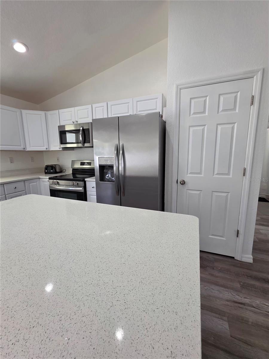 Image 7 of 26 For 5390 8th Place