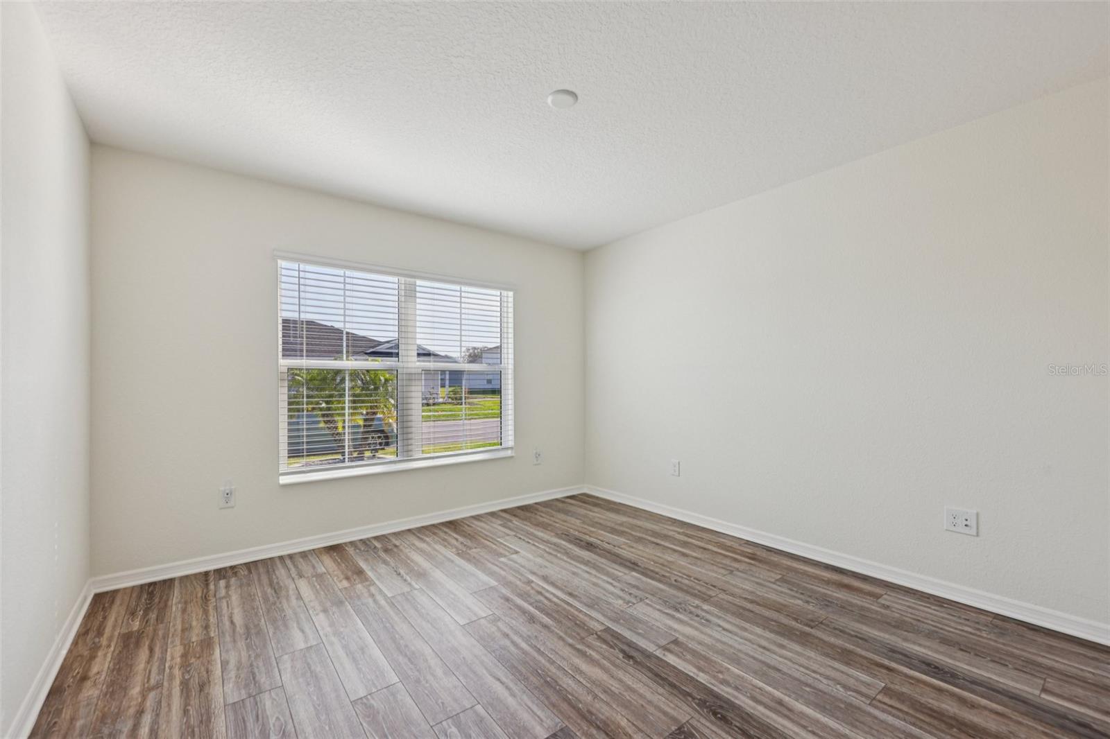 Image 18 of 59 For 2740 Alder Avenue