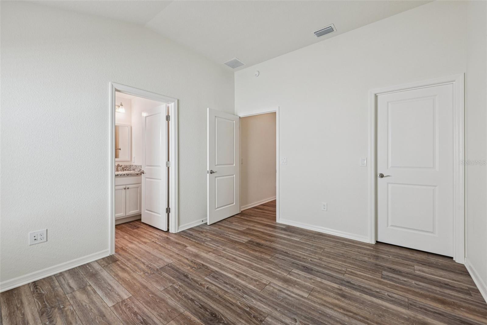 Image 22 of 59 For 2740 Alder Avenue