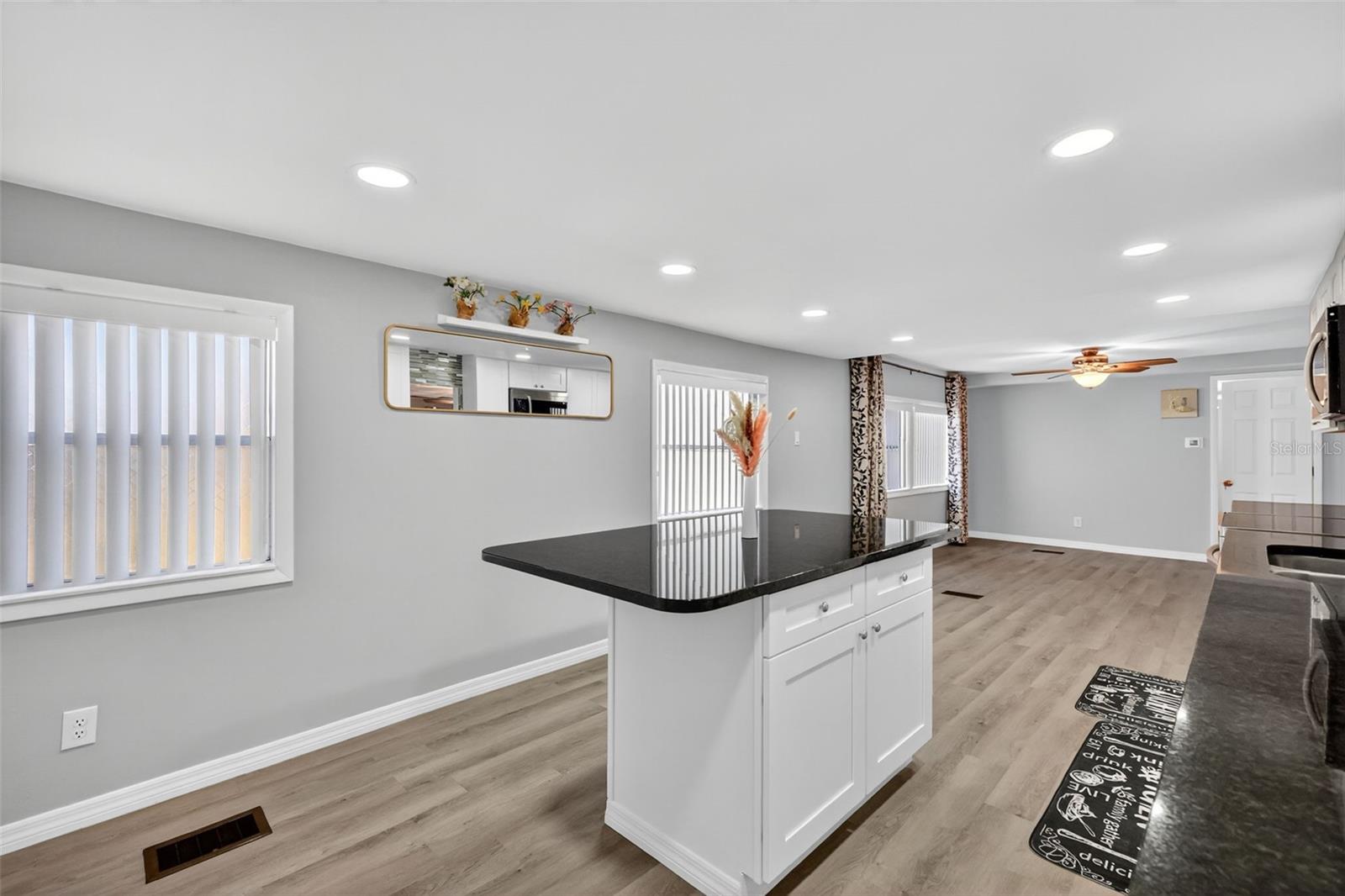 Image 10 of 29 For 10438 130th Place