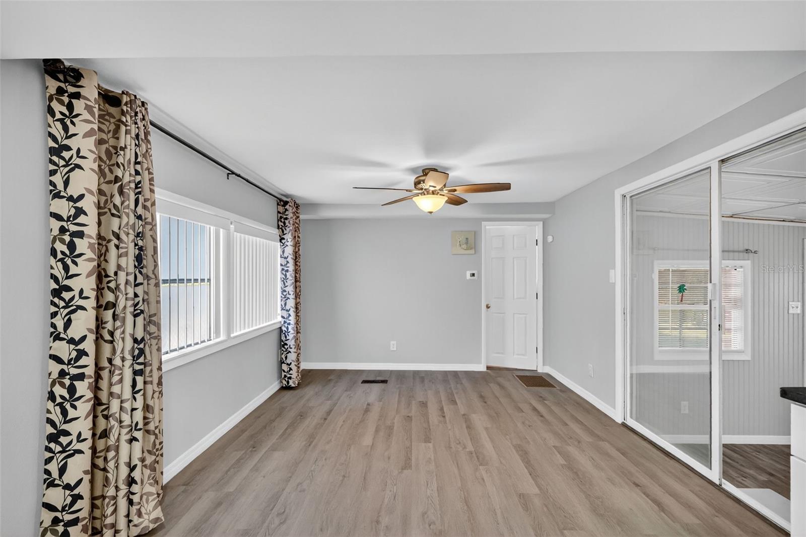 Image 11 of 29 For 10438 130th Place