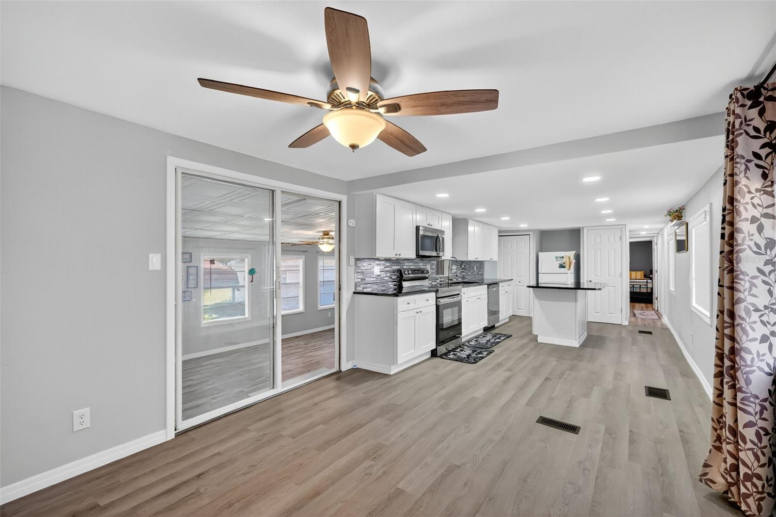 Image 6 of 29 For 10438 130th Place