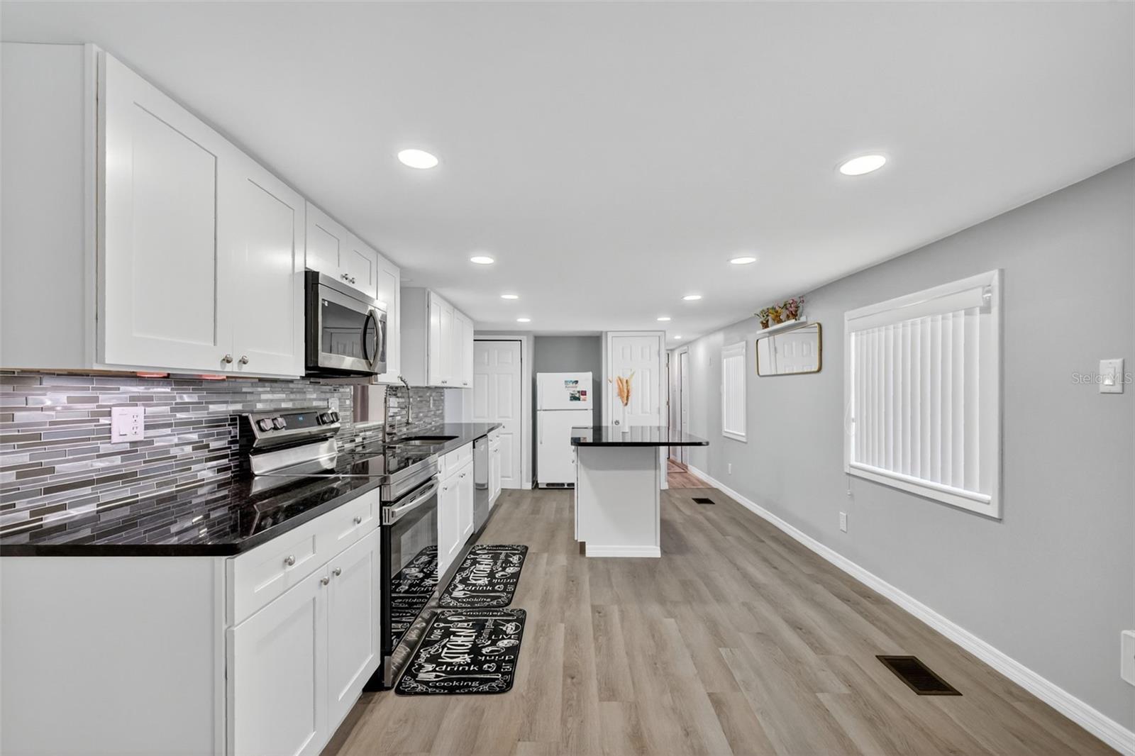 Image 7 of 29 For 10438 130th Place