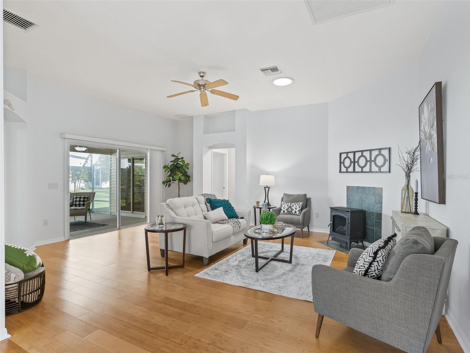 Image 18 of 47 For 17979 89th Rothway Court