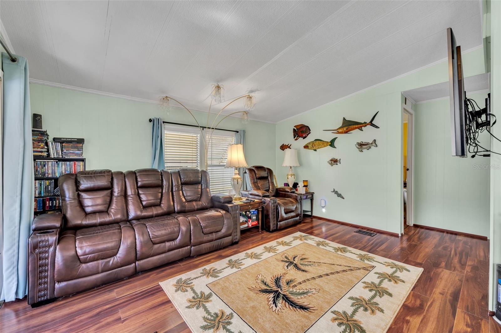 Image 14 of 49 For 225 Paradise S