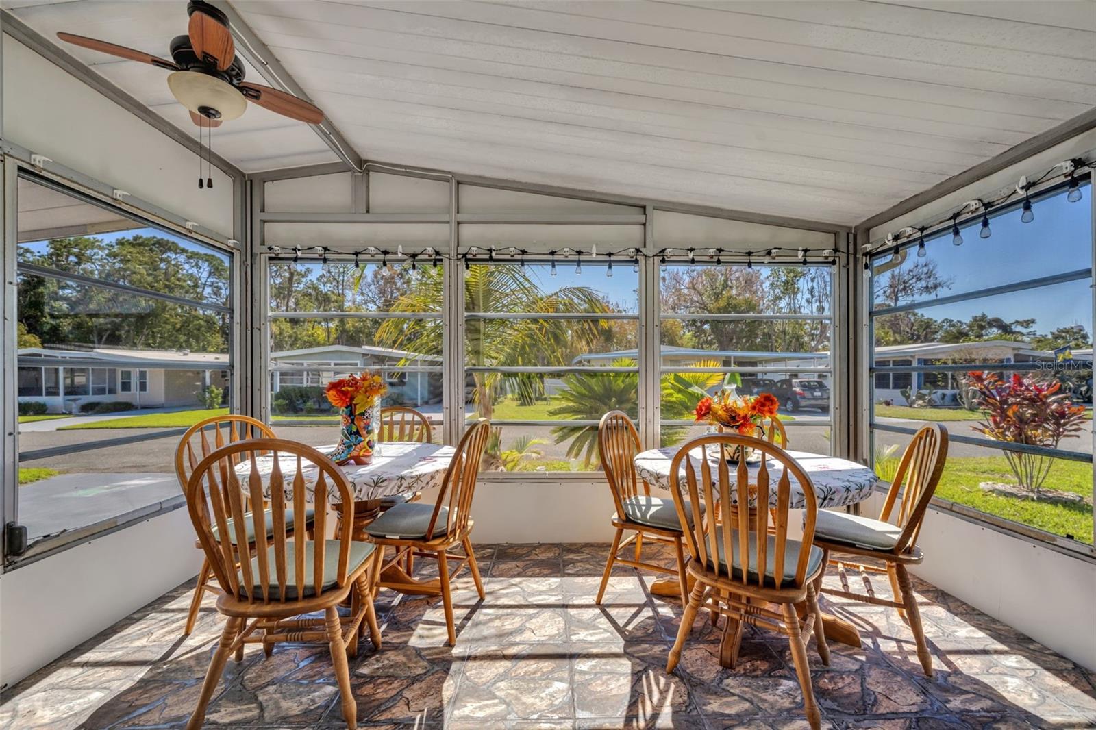 Image 18 of 49 For 225 Paradise S