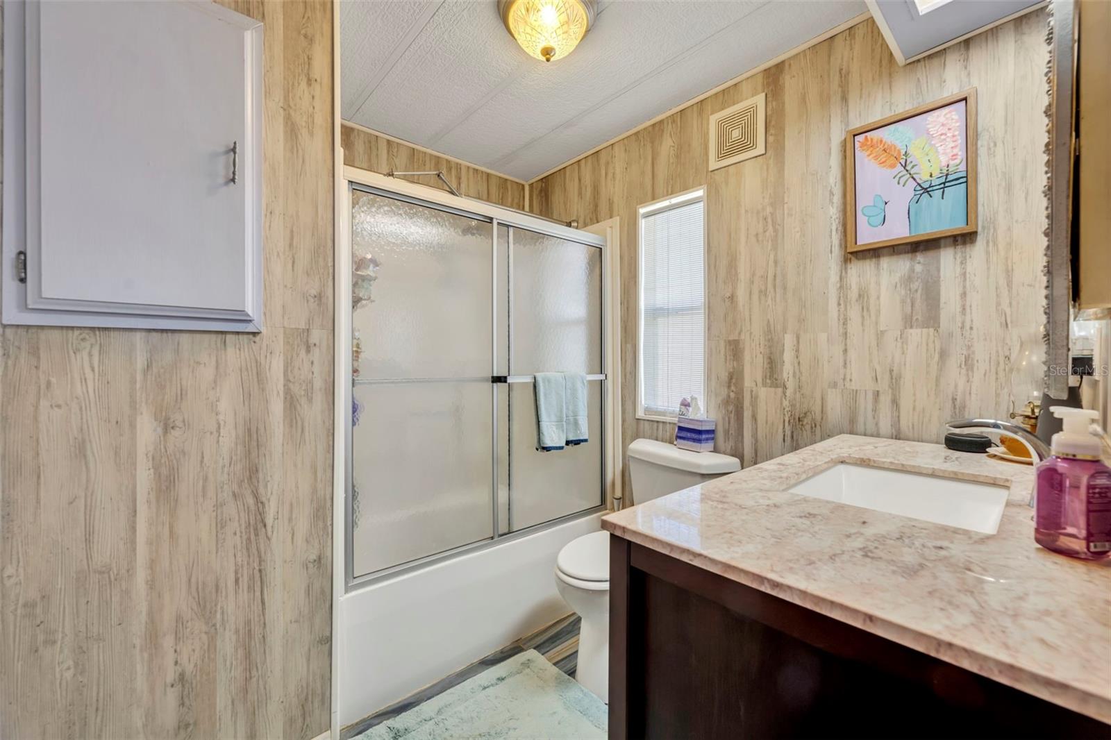 Image 25 of 49 For 225 Paradise S