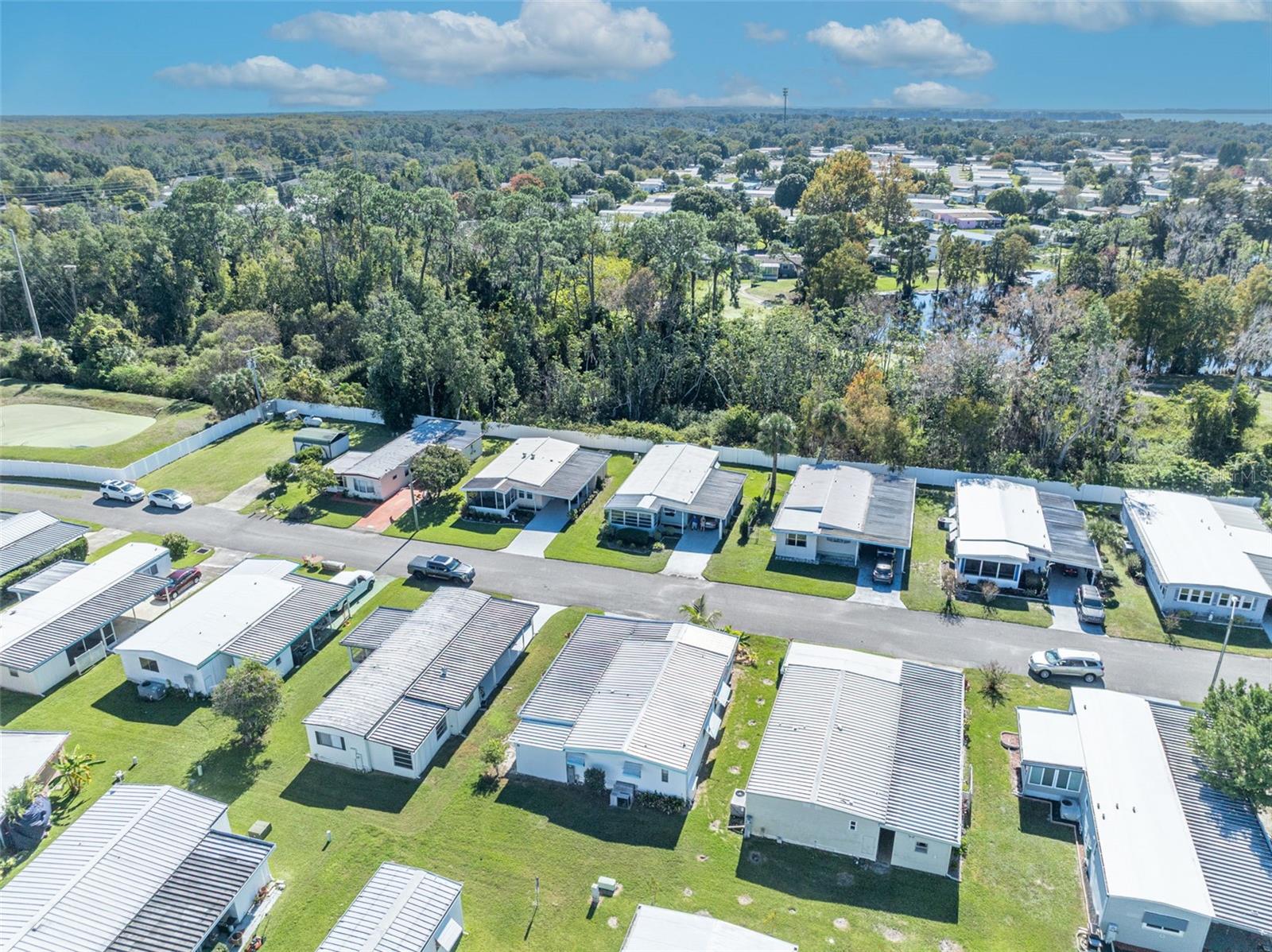 Image 46 of 49 For 225 Paradise S