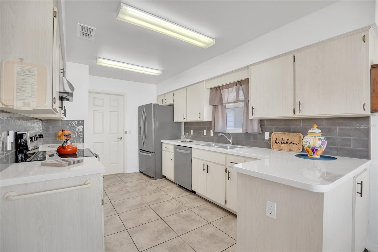 Image 10 of 45 For 131 Willow Brook Drive