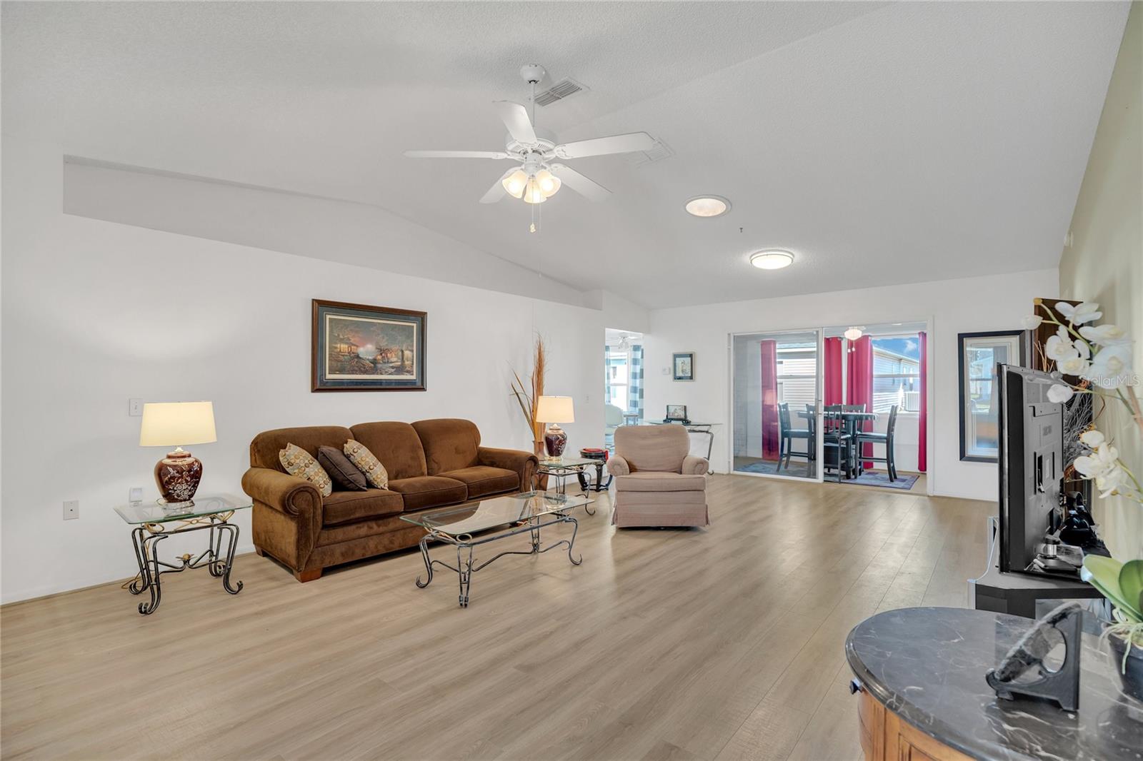 Image 5 of 45 For 131 Willow Brook Drive