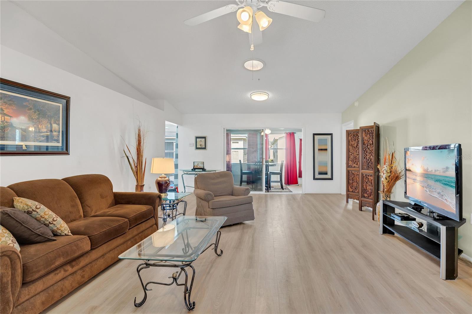 Image 6 of 45 For 131 Willow Brook Drive