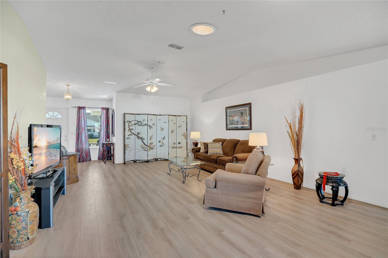 Image 7 of 45 For 131 Willow Brook Drive