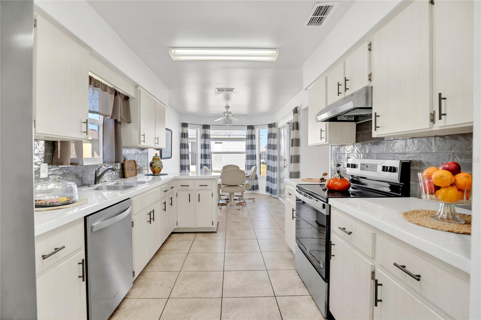 Image 9 of 45 For 131 Willow Brook Drive