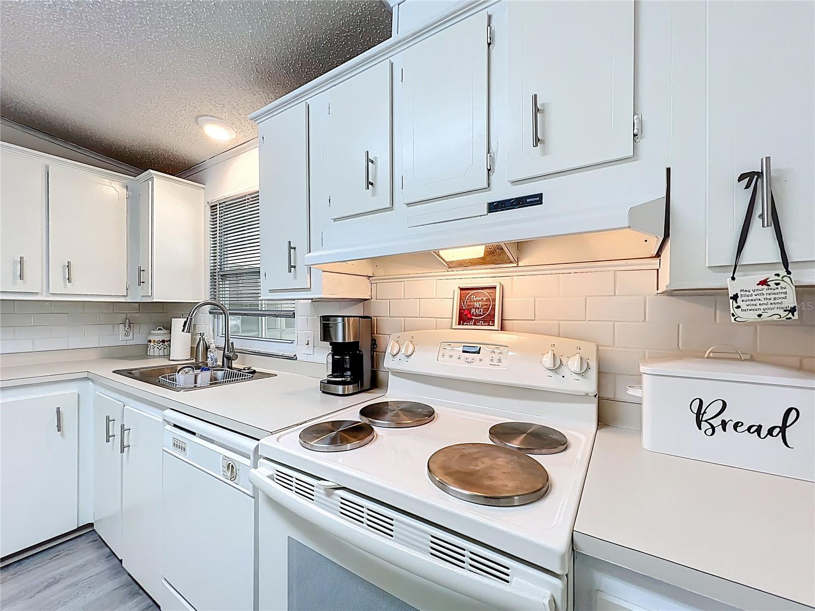 Image 13 of 76 For 4712 Belle Grove