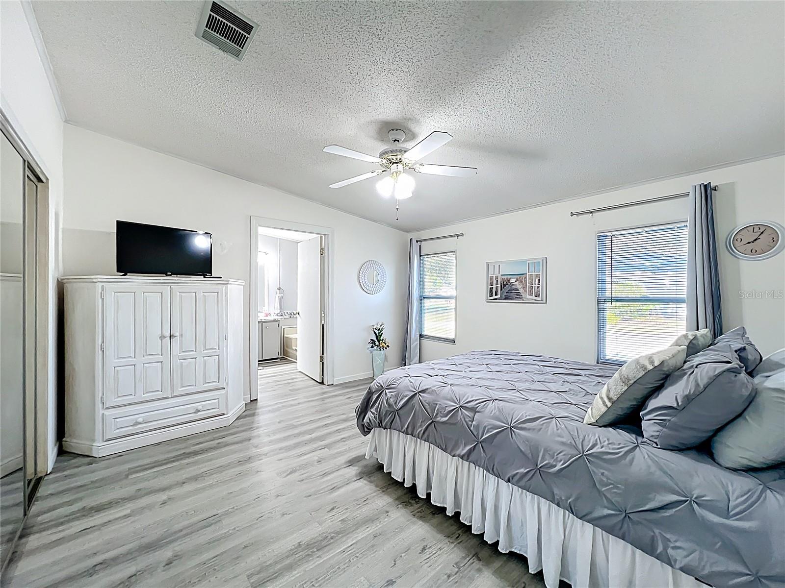 Image 17 of 76 For 4712 Belle Grove