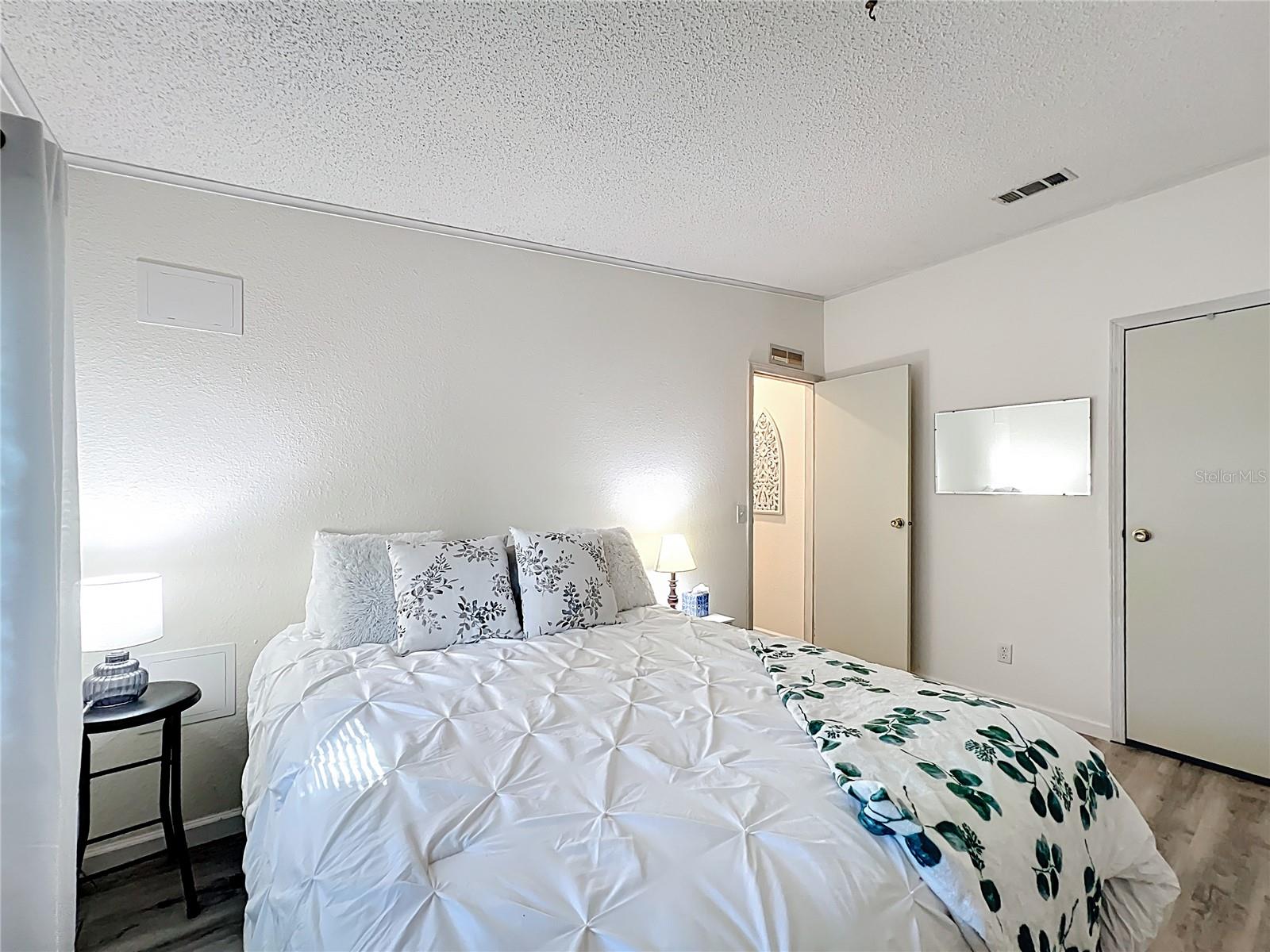 Image 26 of 76 For 4712 Belle Grove