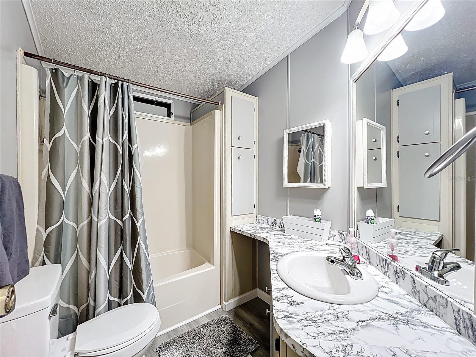 Image 28 of 76 For 4712 Belle Grove