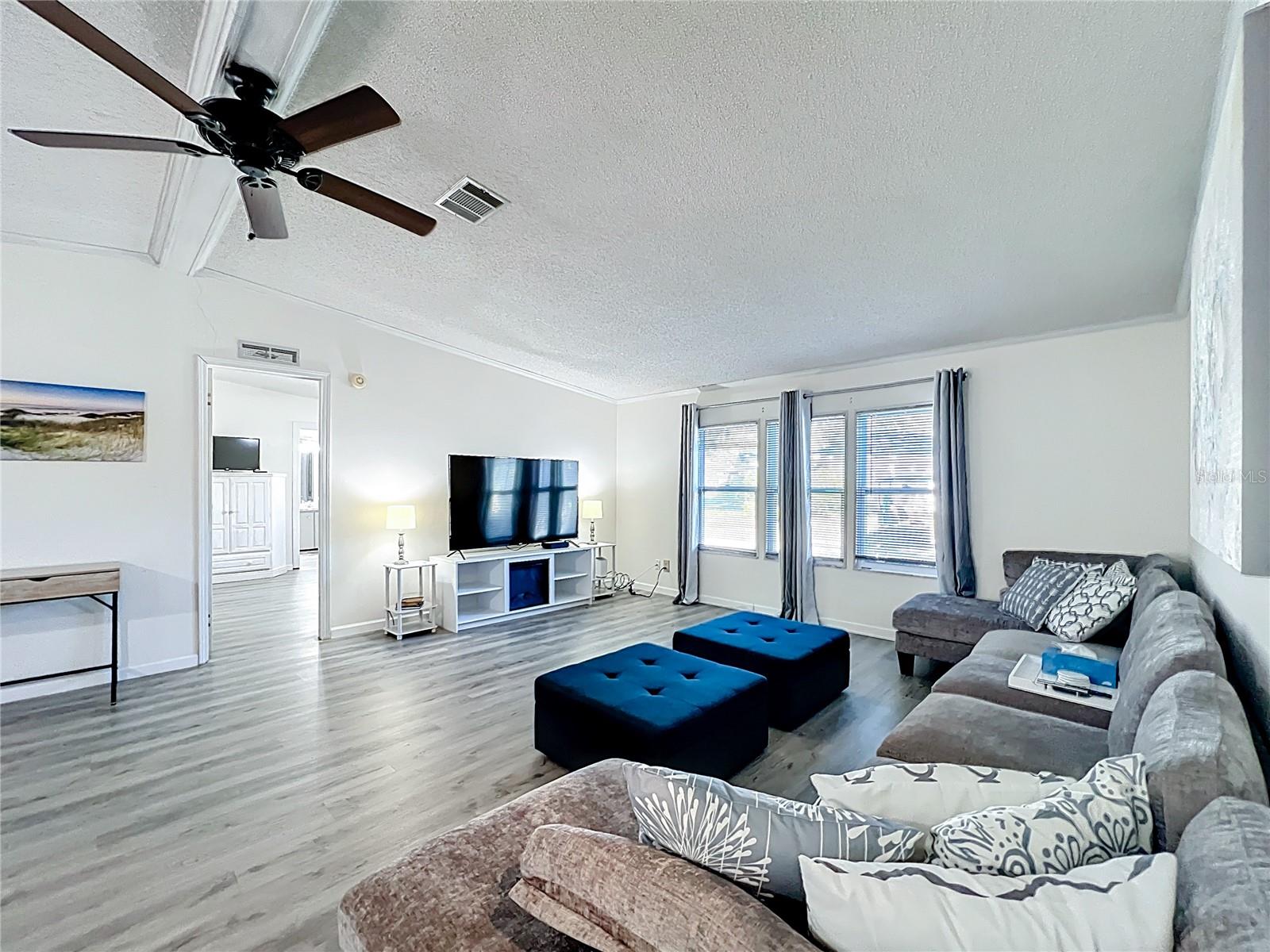 Image 5 of 76 For 4712 Belle Grove