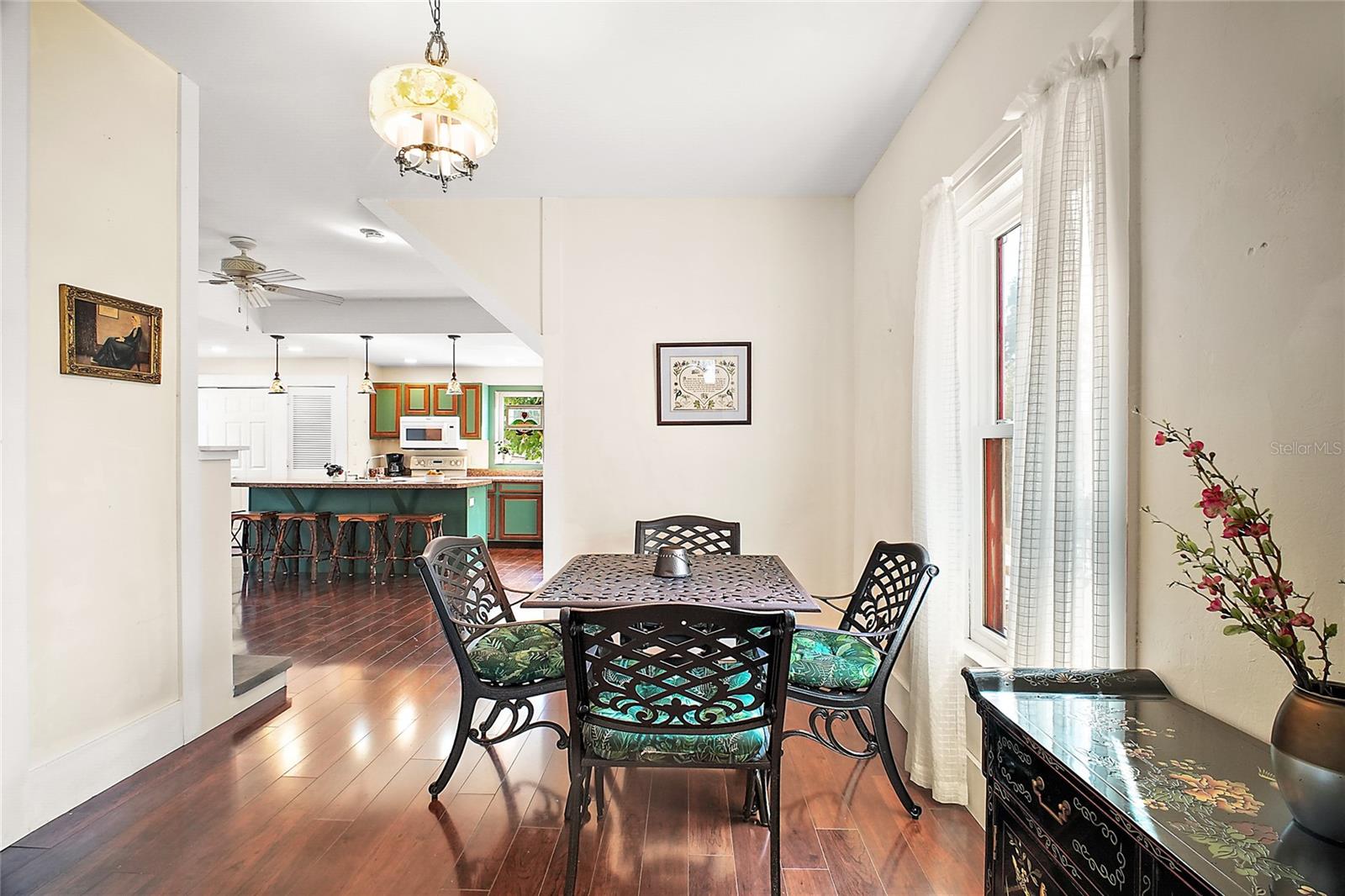 Image 10 of 32 For 7206 Earlwood Avenue