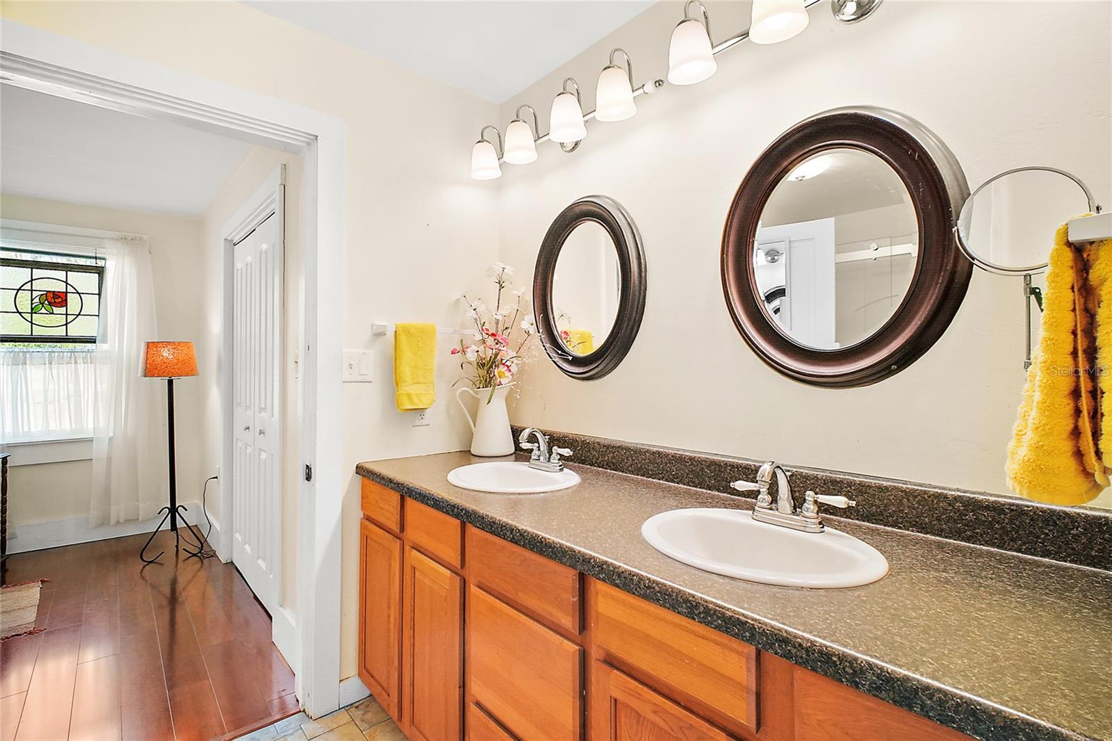 Image 14 of 32 For 7206 Earlwood Avenue