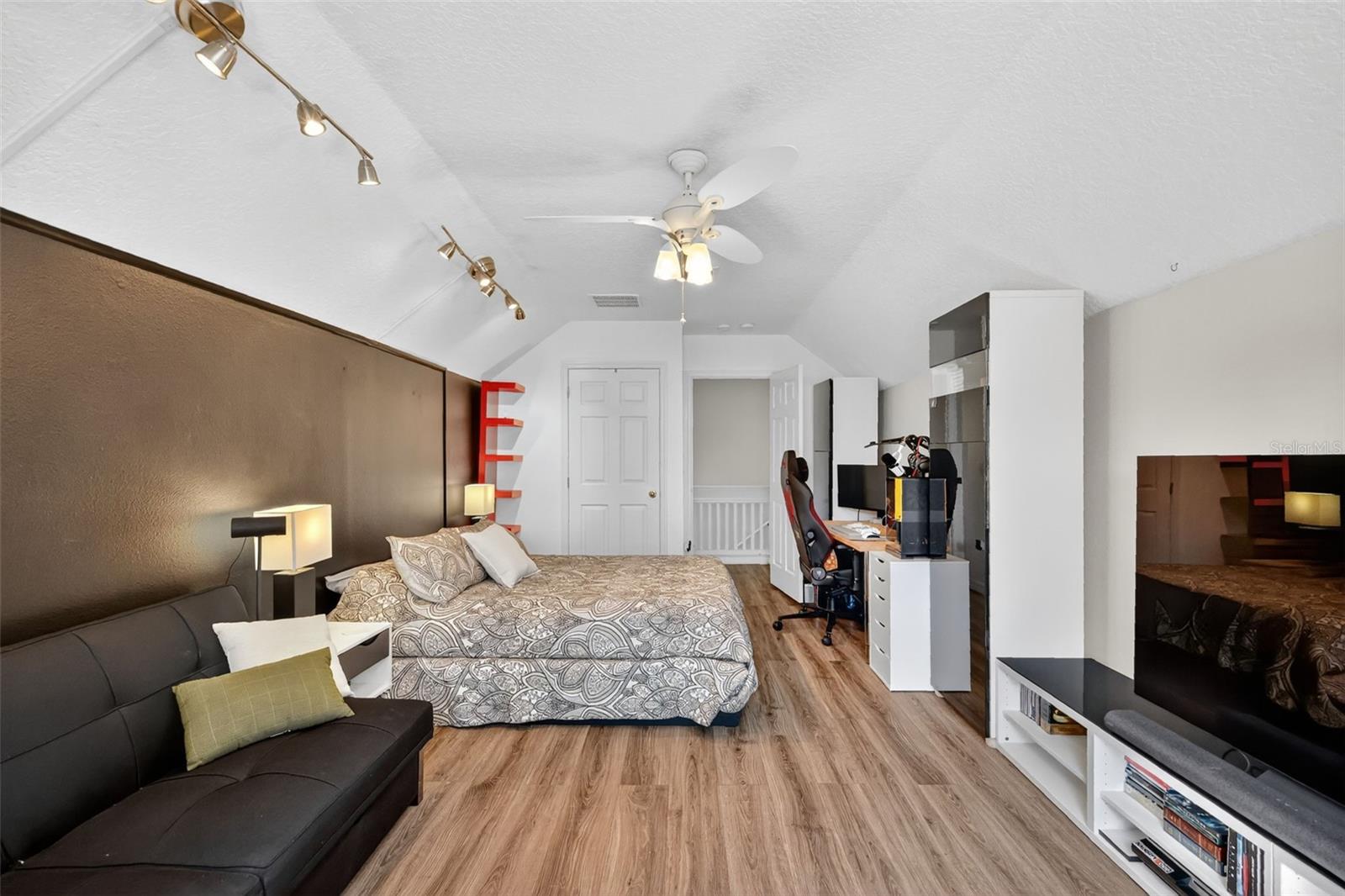 Image 38 of 53 For 23326 Oak Prairie Circle