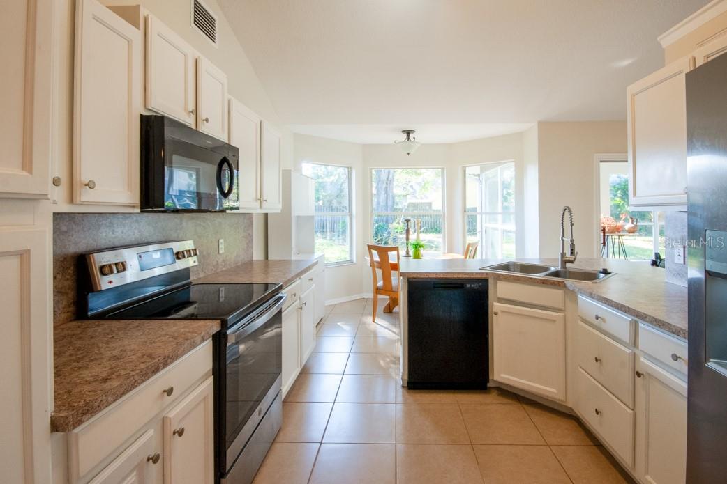 Image 9 of 21 For 2728 Lake Landing Boulevard