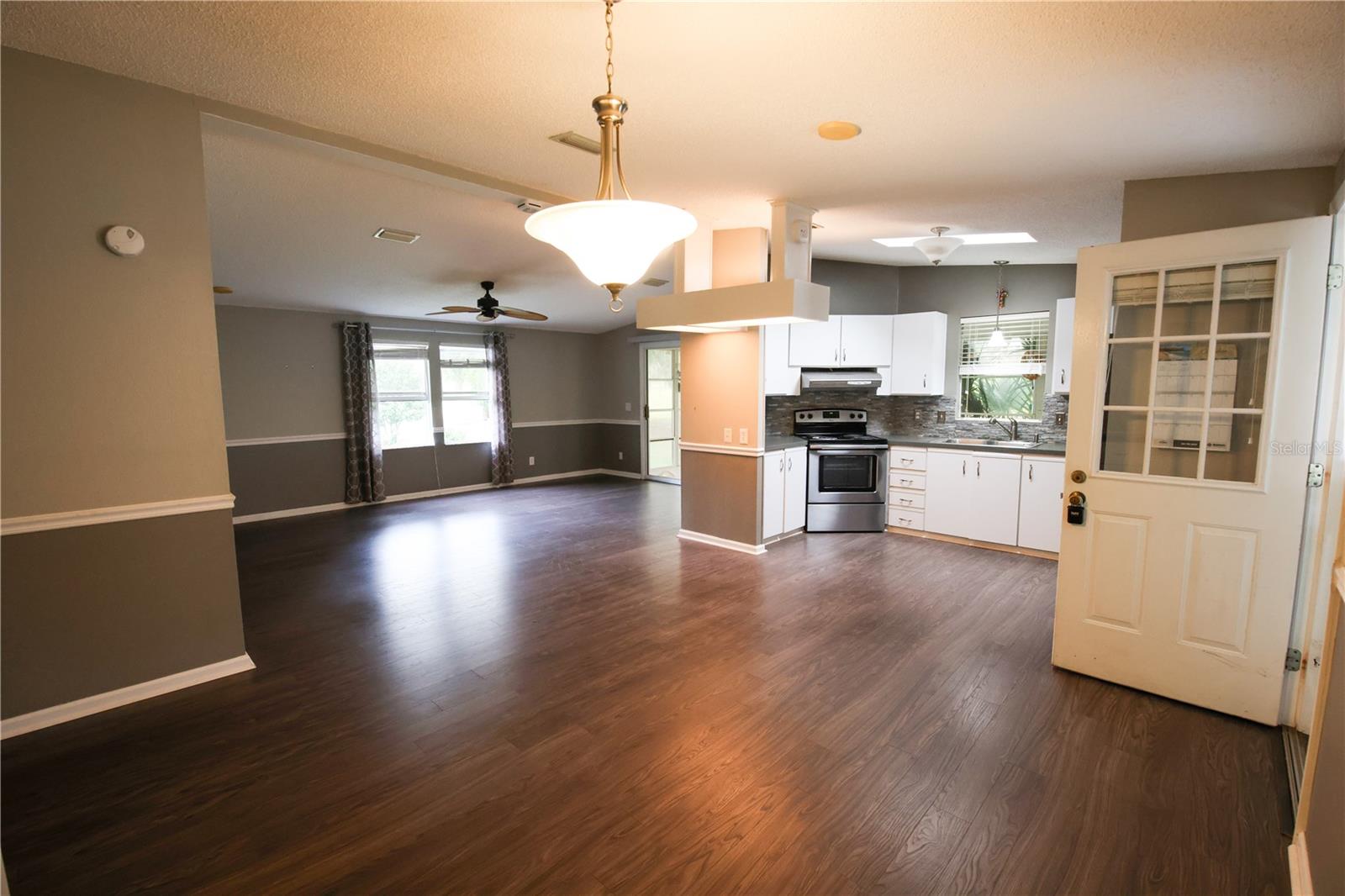 Image 12 of 25 For 912 Orchid Street