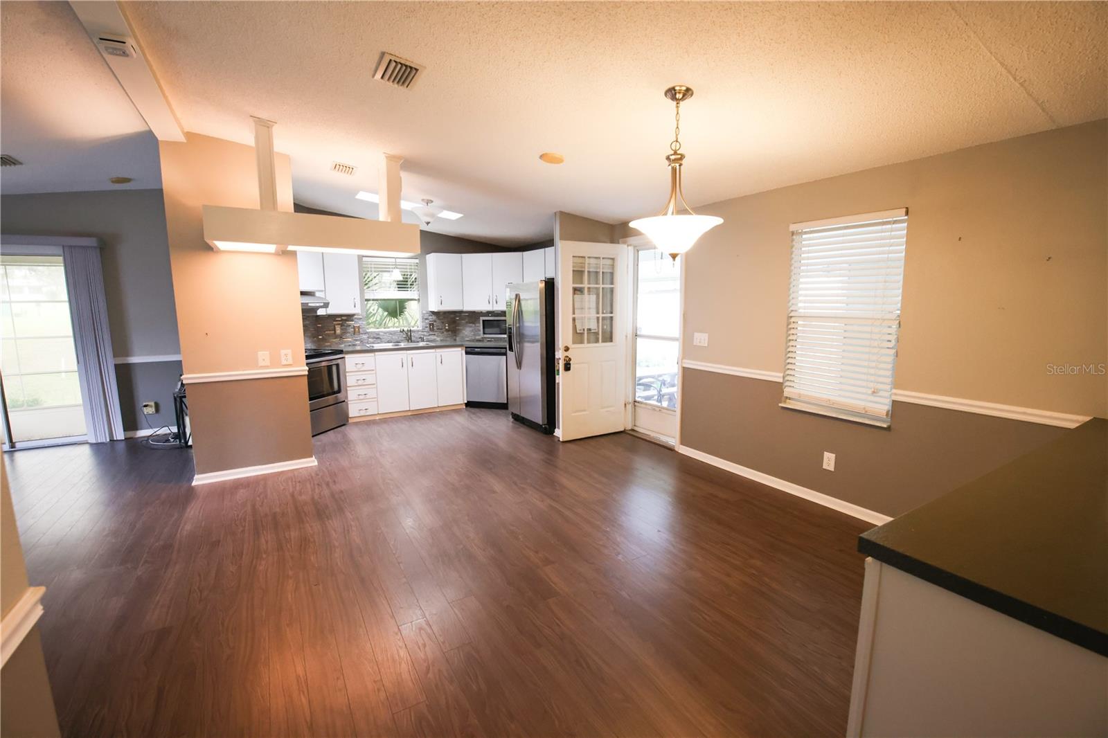 Image 14 of 25 For 912 Orchid Street