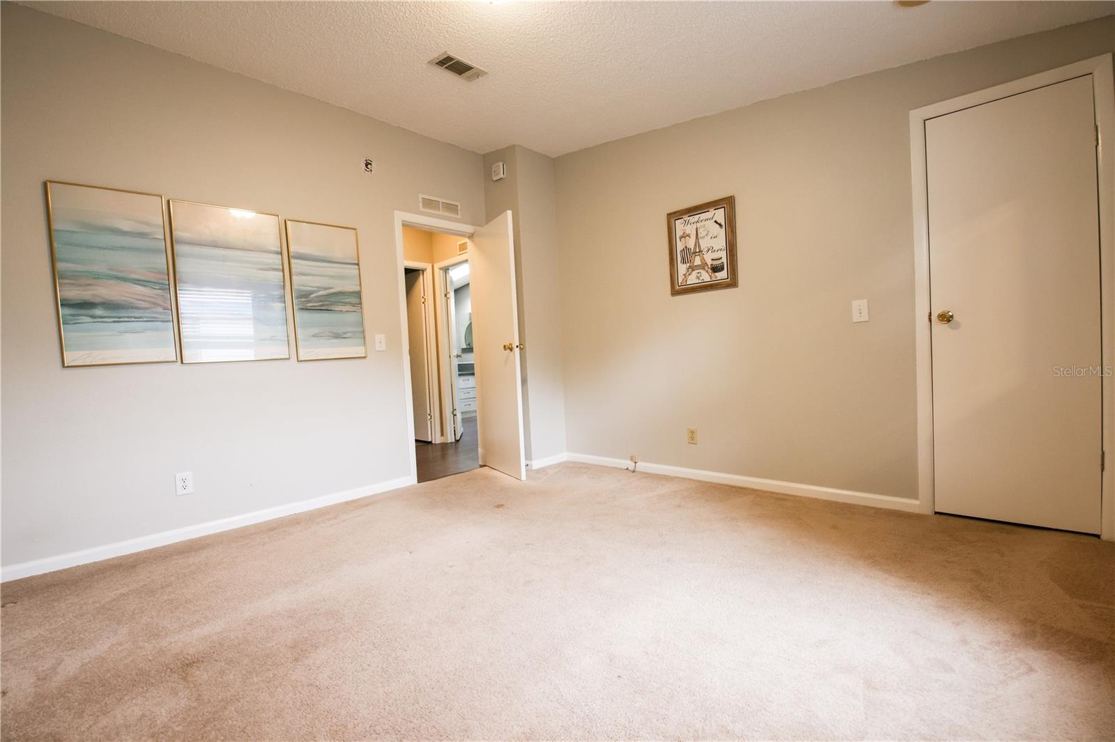 Image 17 of 25 For 912 Orchid Street