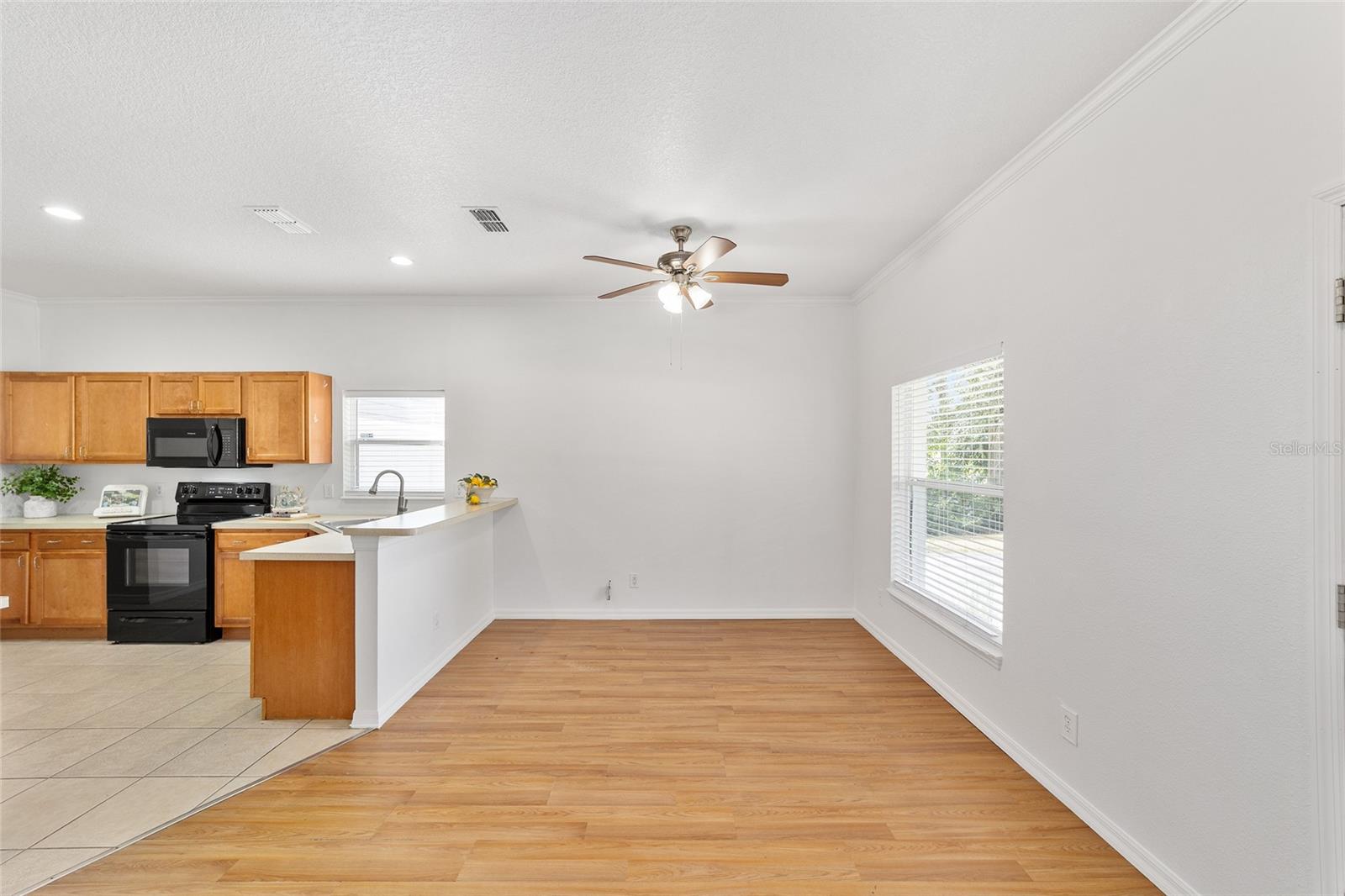 Image 11 of 33 For 4024 Elm Street