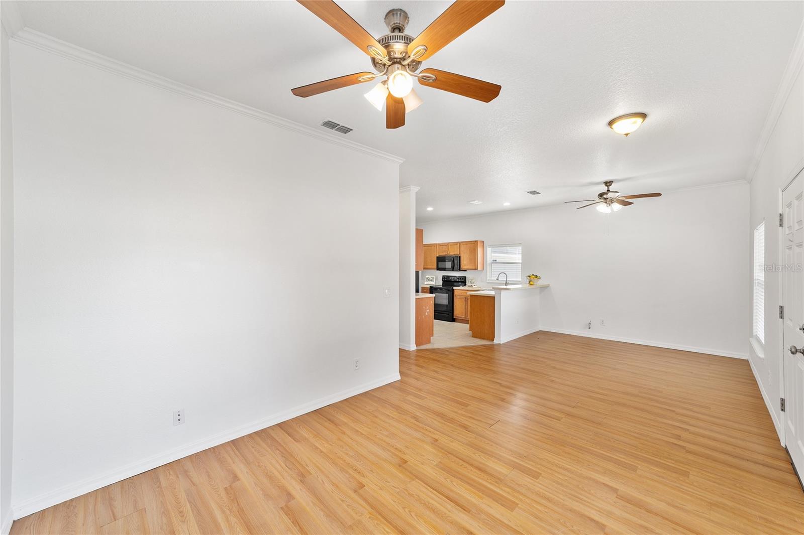 Image 9 of 33 For 4024 Elm Street