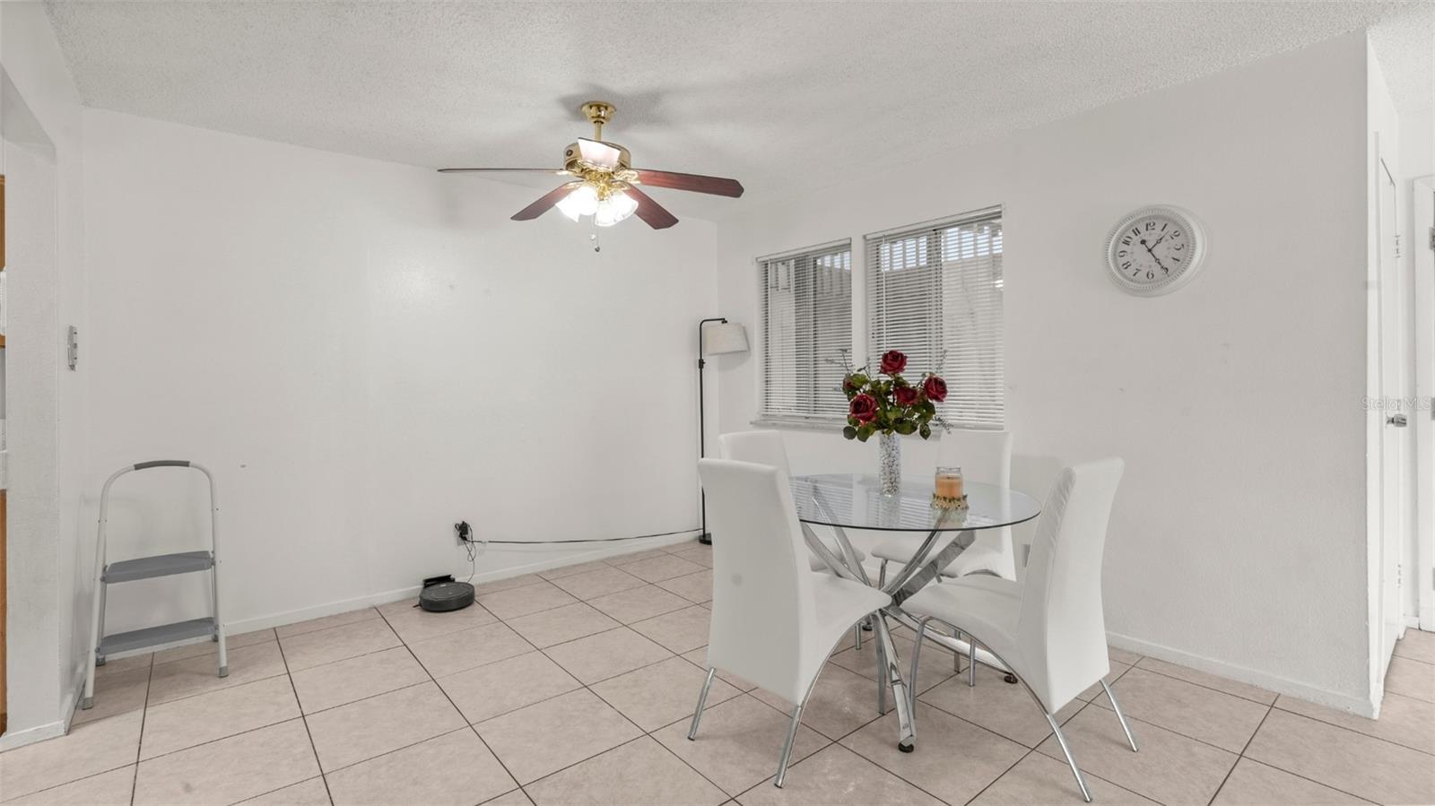 Image 13 of 47 For 6519 Newberry Road 912