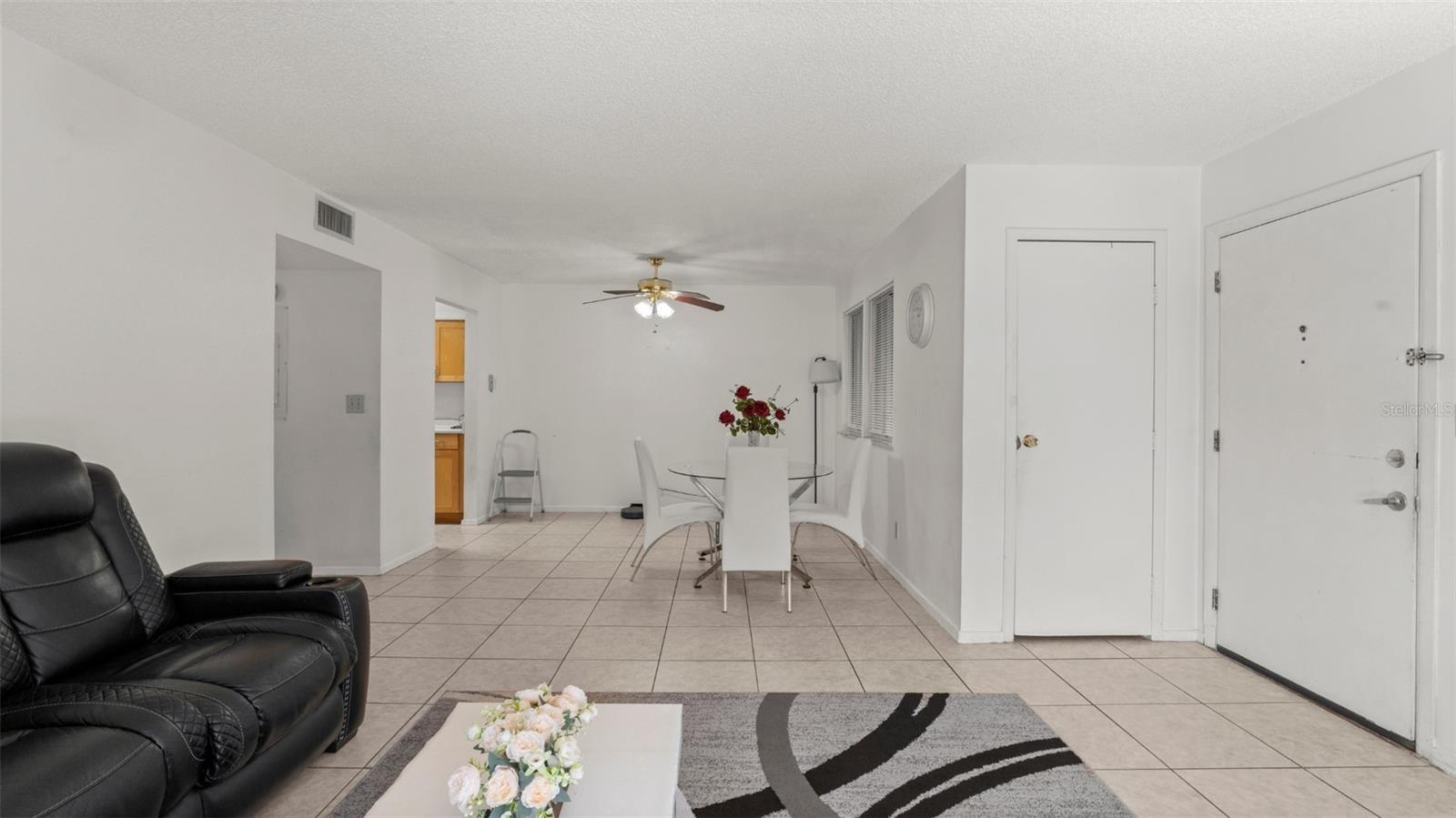 Image 15 of 47 For 6519 Newberry Road 912