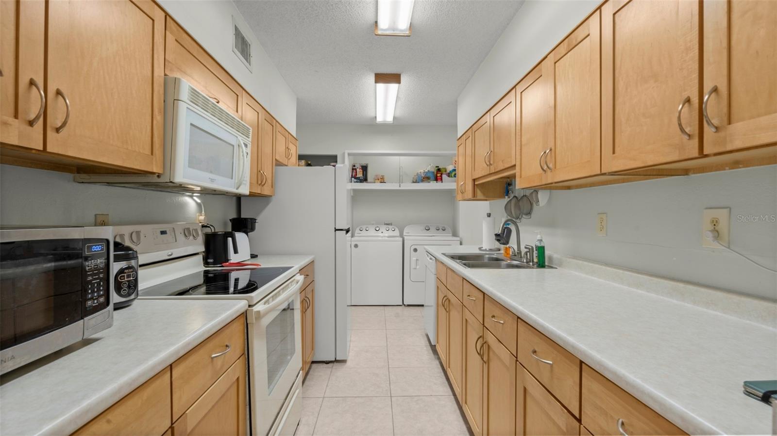 Image 18 of 47 For 6519 Newberry Road 912