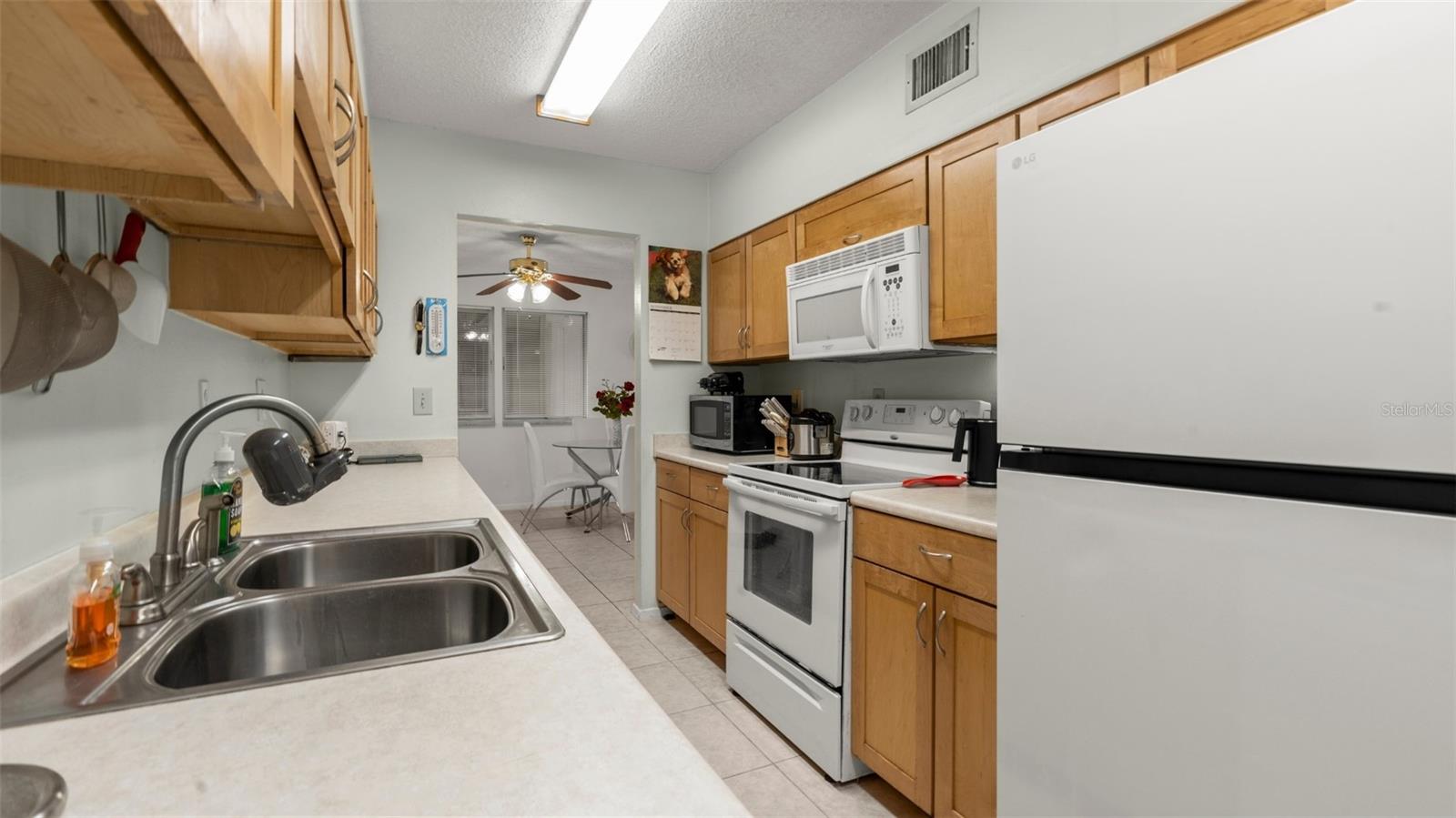 Image 19 of 47 For 6519 Newberry Road 912