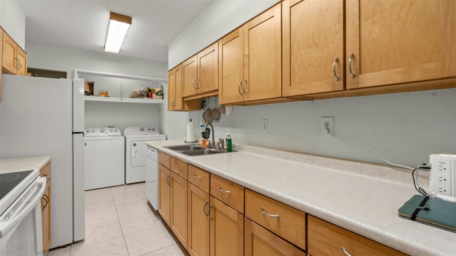 Image 20 of 47 For 6519 Newberry Road 912