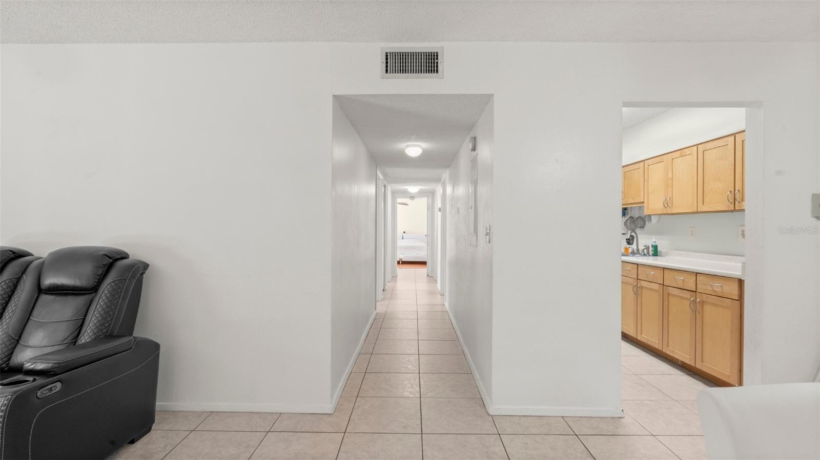 Image 22 of 47 For 6519 Newberry Road 912