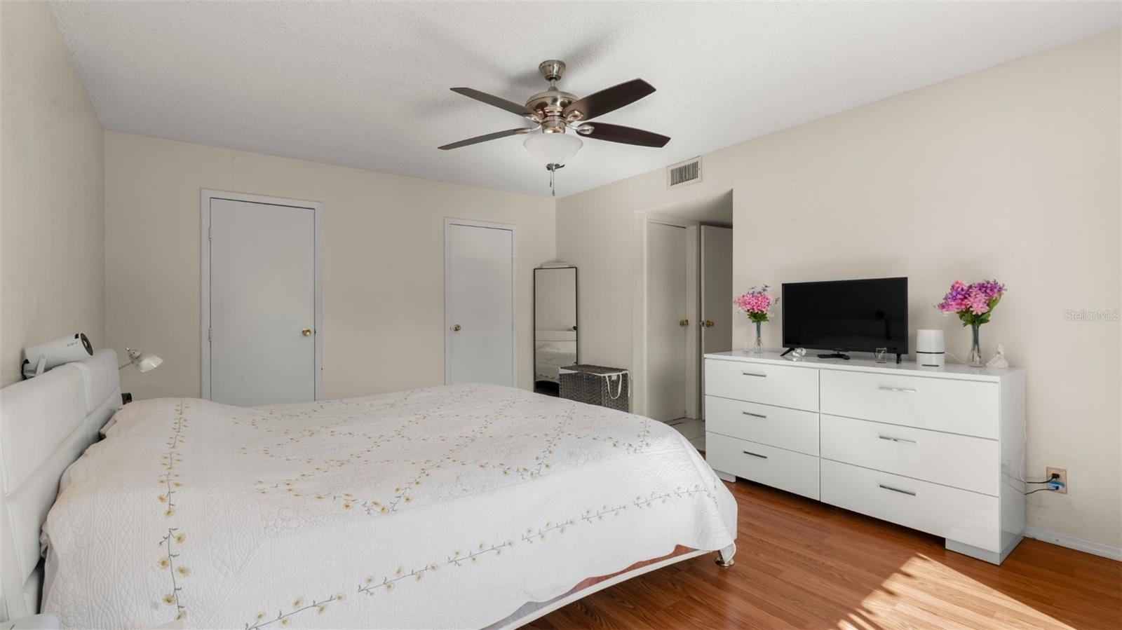 Image 30 of 47 For 6519 Newberry Road 912