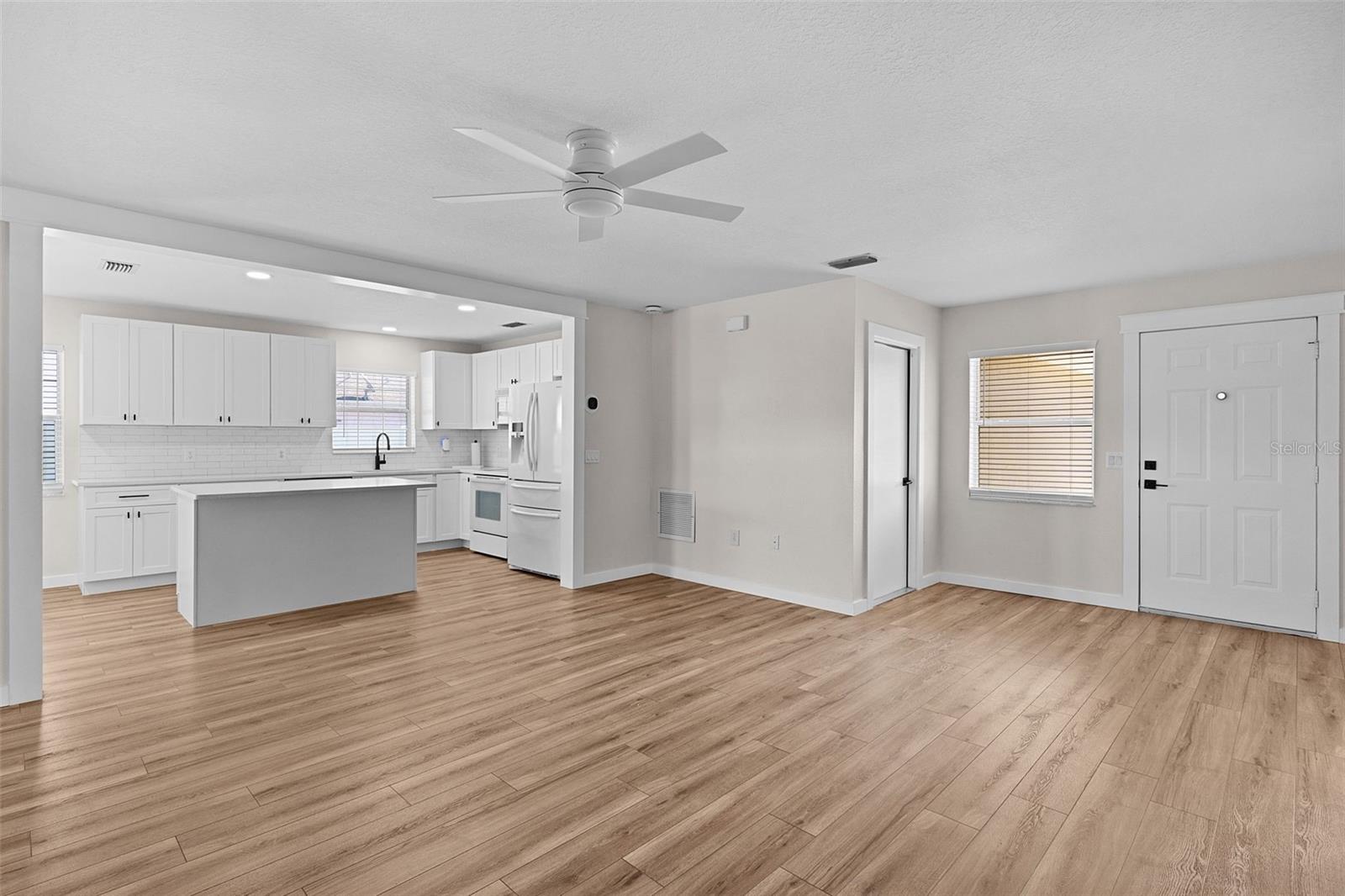 Image 12 of 27 For 323 Lady Lake Boulevard