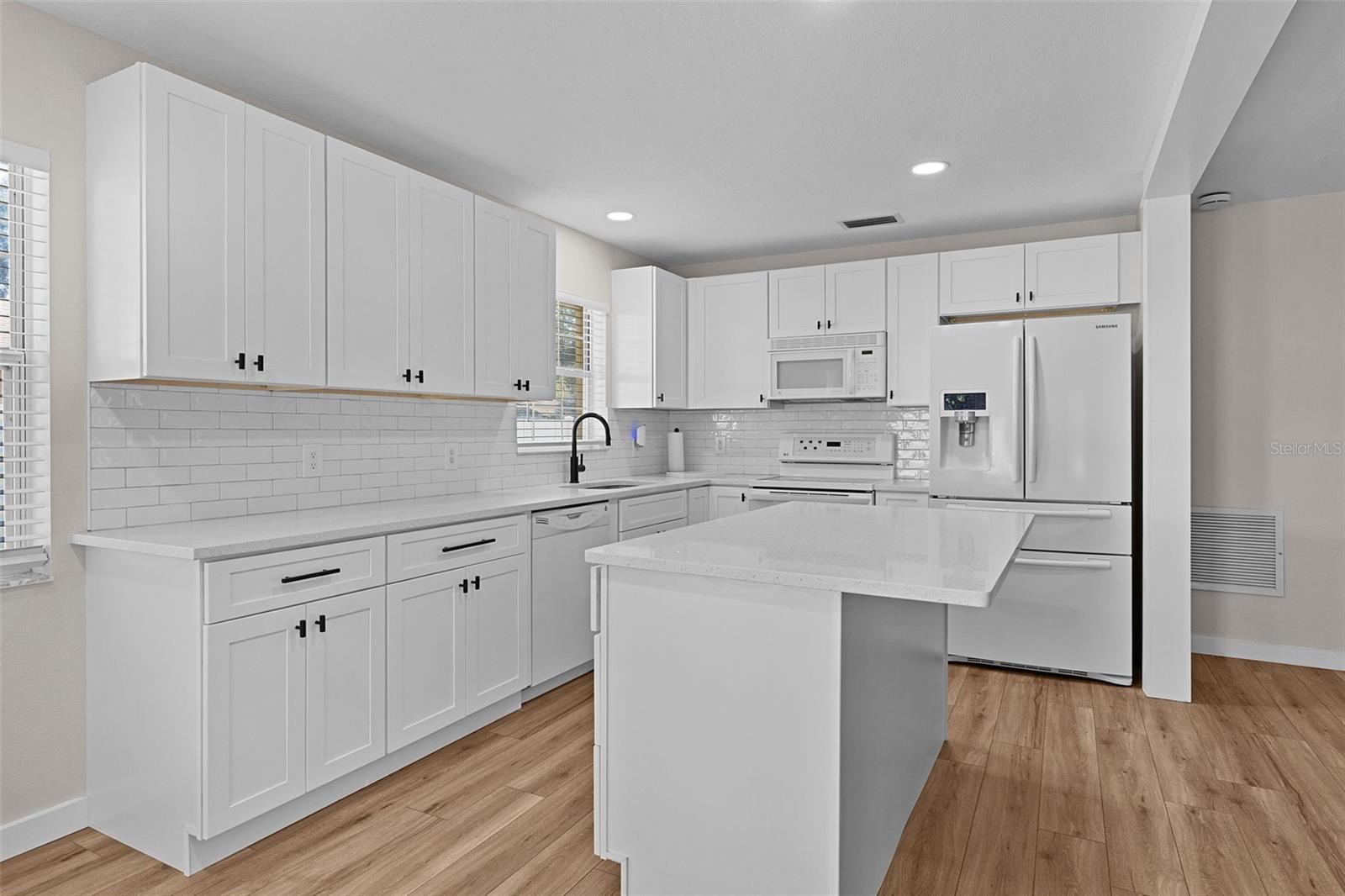 Image 15 of 27 For 323 Lady Lake Boulevard