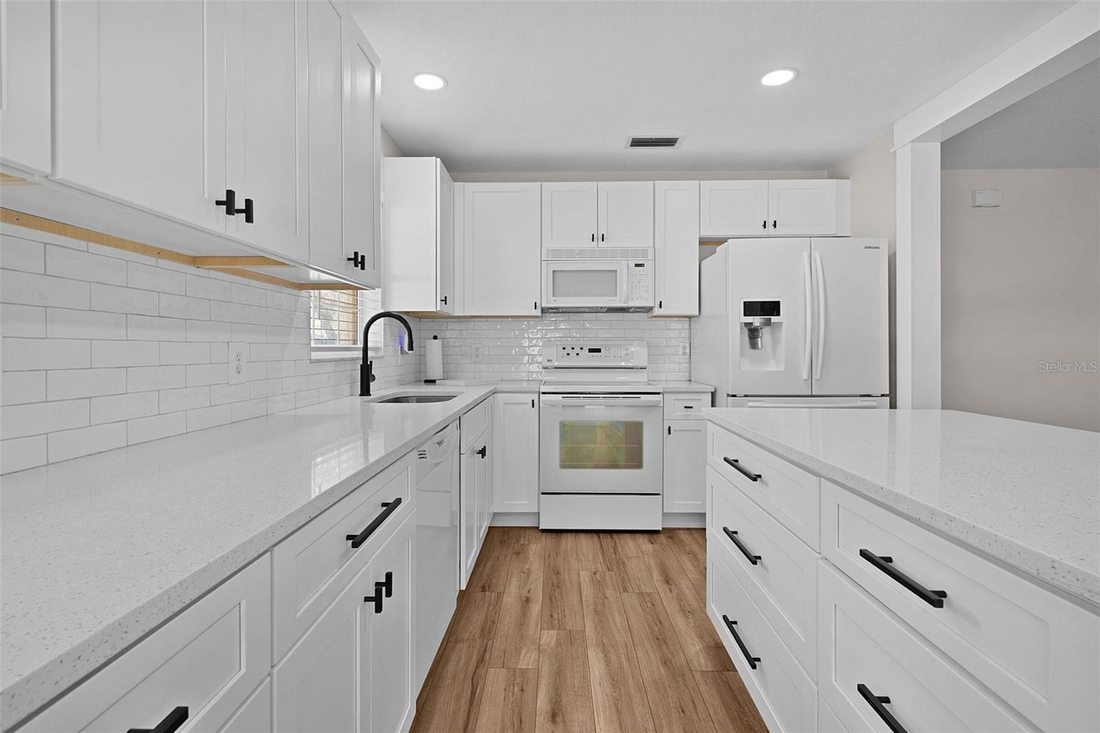 Image 17 of 27 For 323 Lady Lake Boulevard